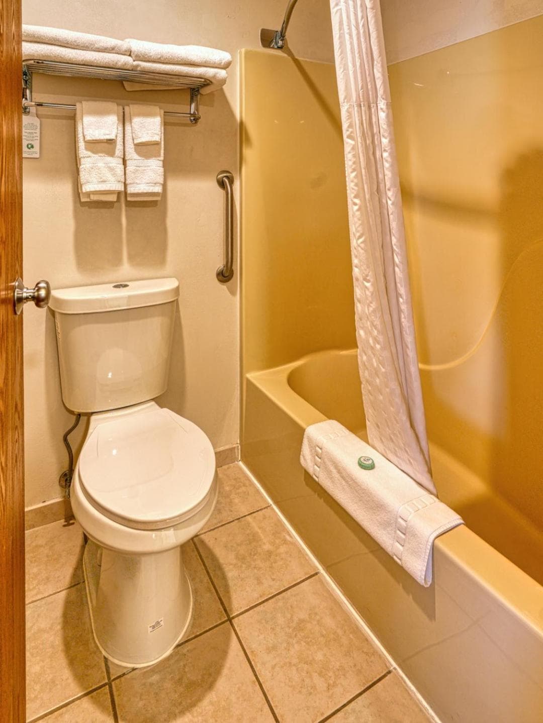 Yellowstone River Inn & Suites