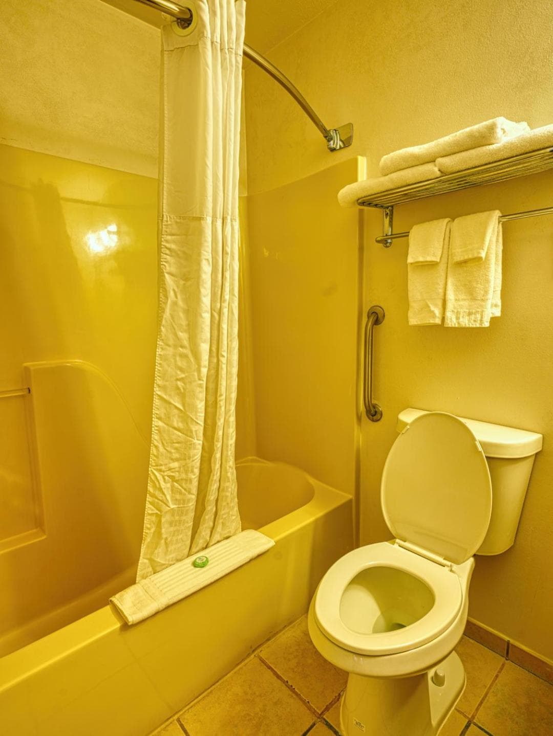 Yellowstone River Inn & Suites