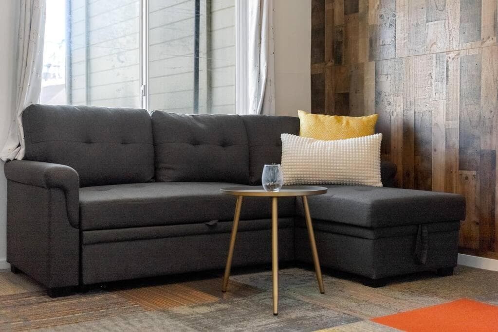 Stylish Green & Gold 2BR / 1Bath Apartment in SFO