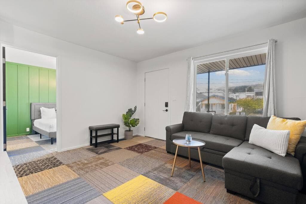 Stylish Green & Gold 2BR / 1Bath Apartment in SFO