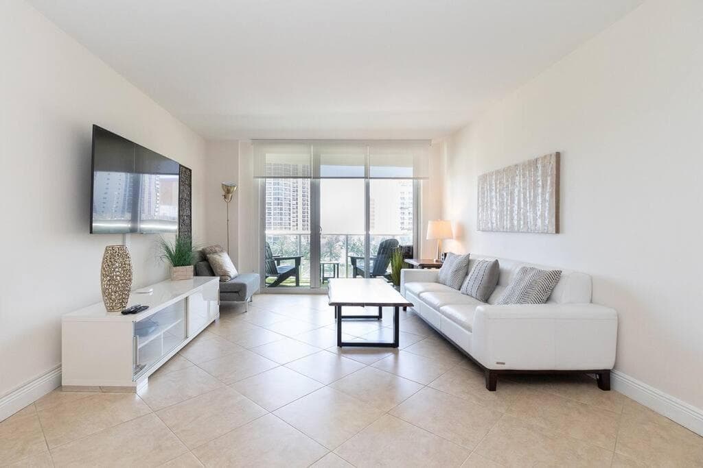 Modern Oceanview Condo - Steps to the Beach!
