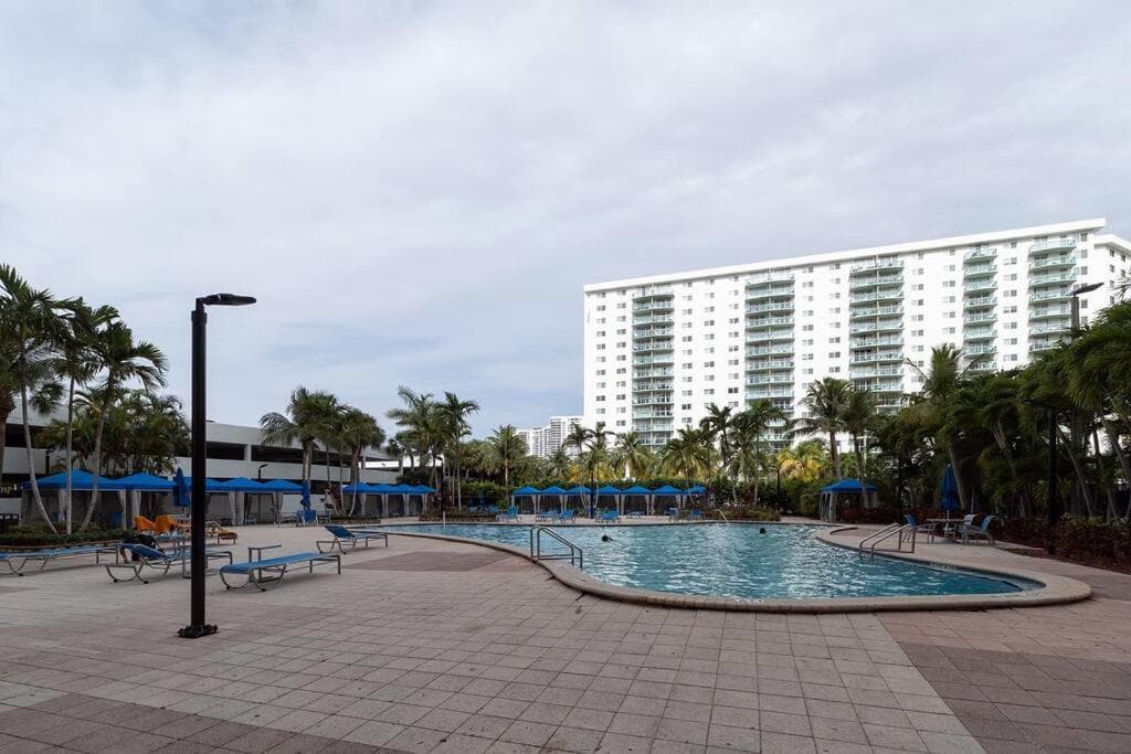 Modern Oceanview Condo - Steps to the Beach!