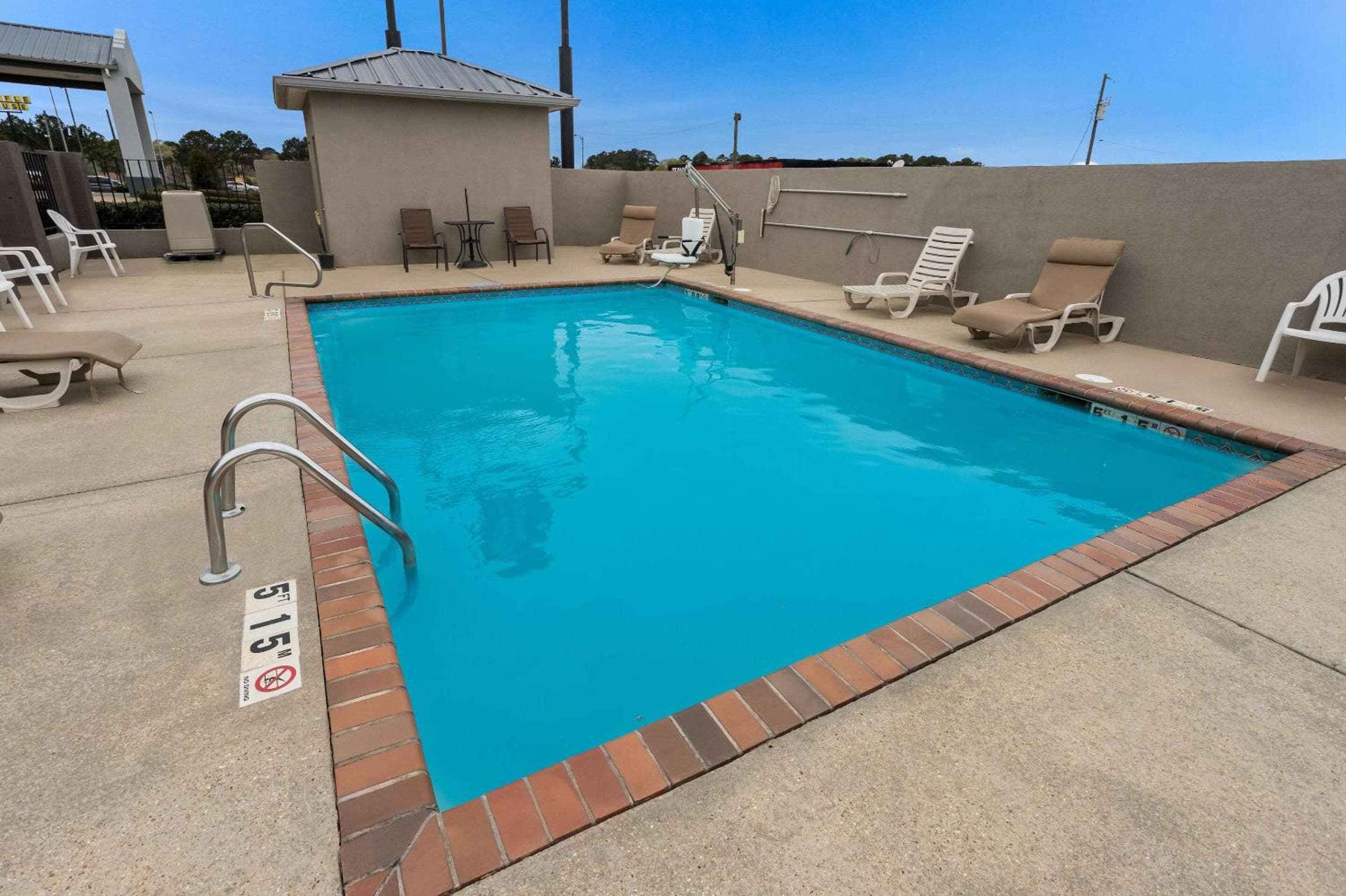 Quality Inn & Suites Pearl-Jackson