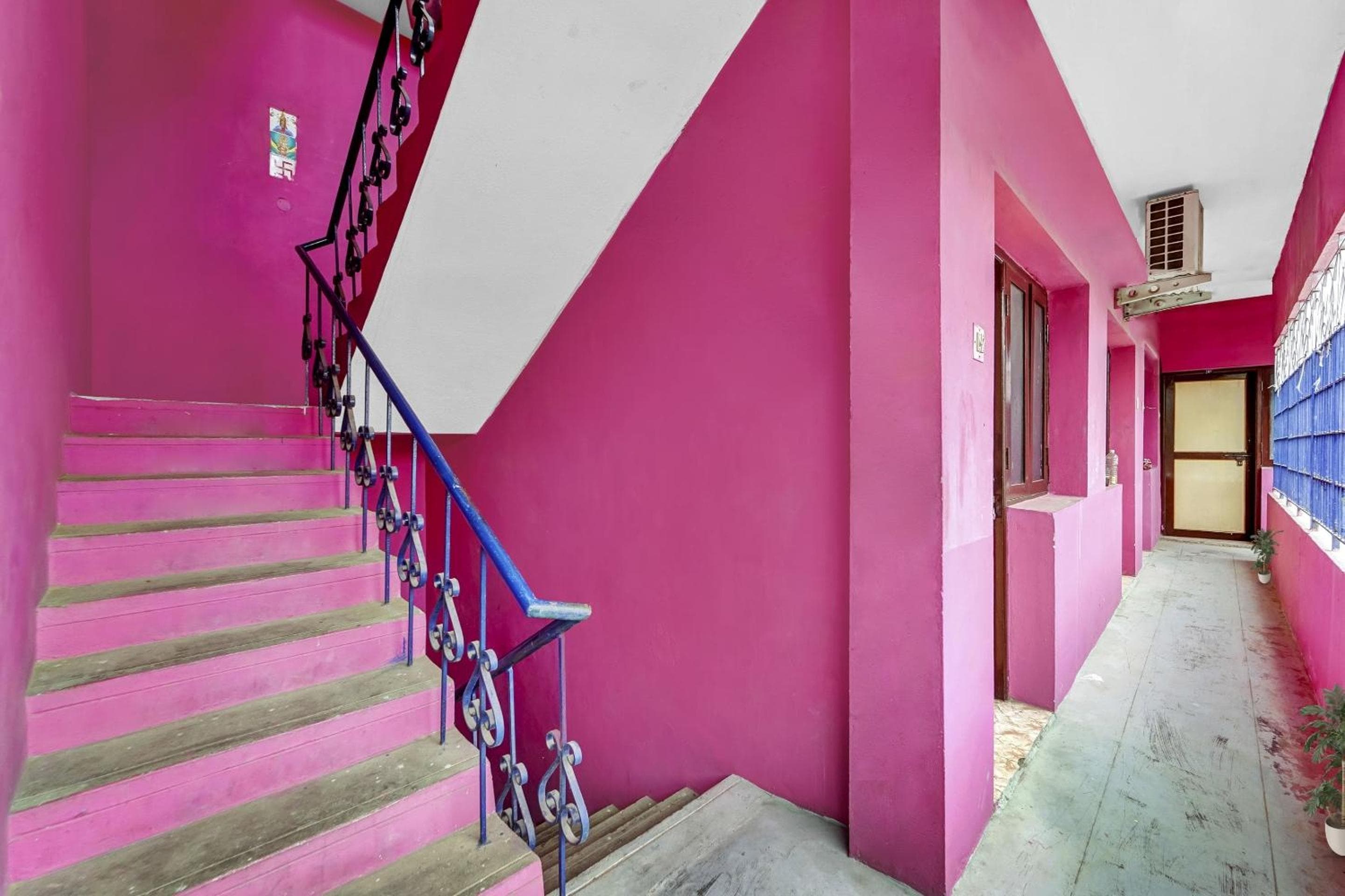 Super Hotel O Arunachala Guest House Near PVR SPI Palazzo Chennai