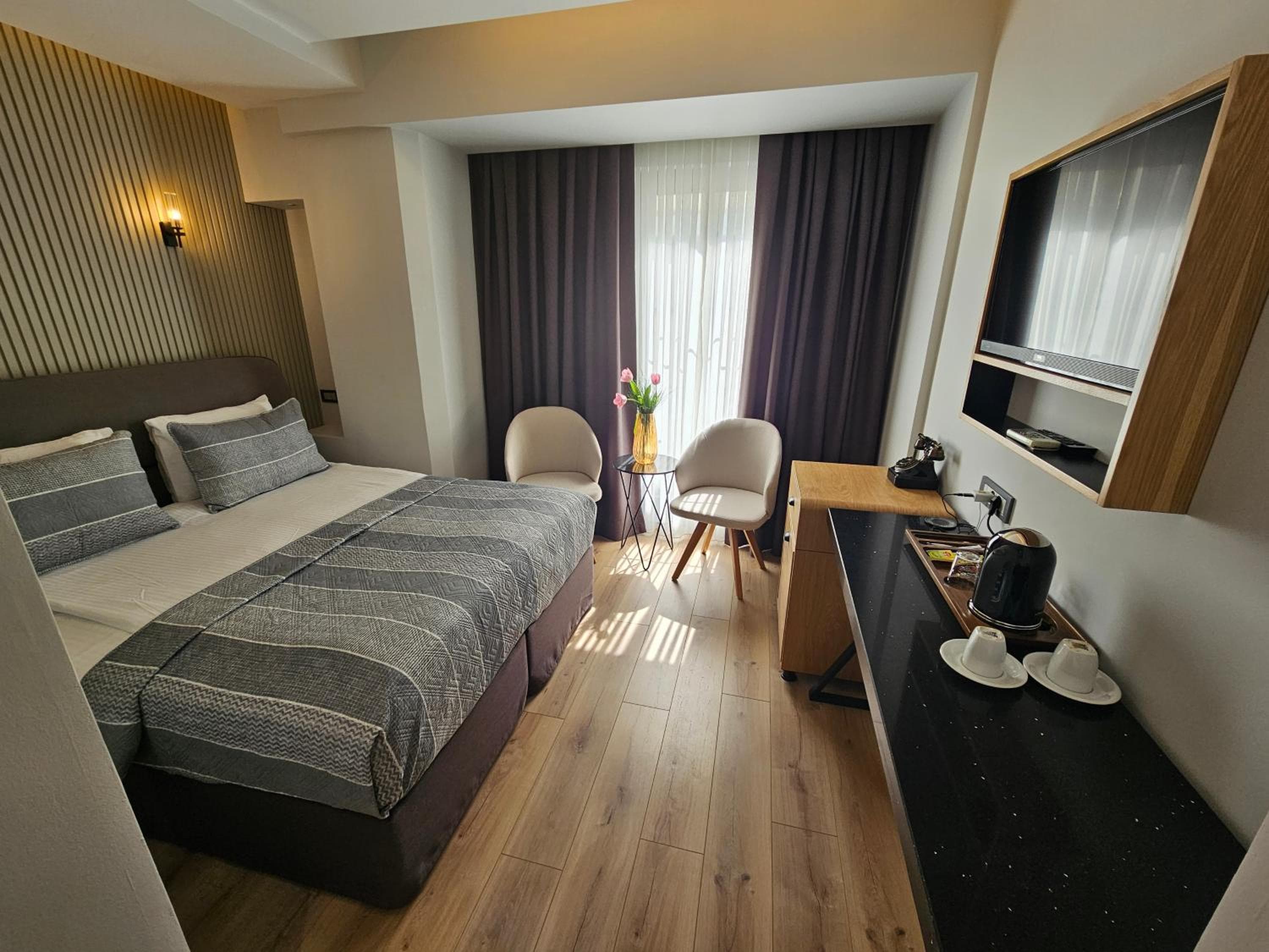 Anthemis Hotel