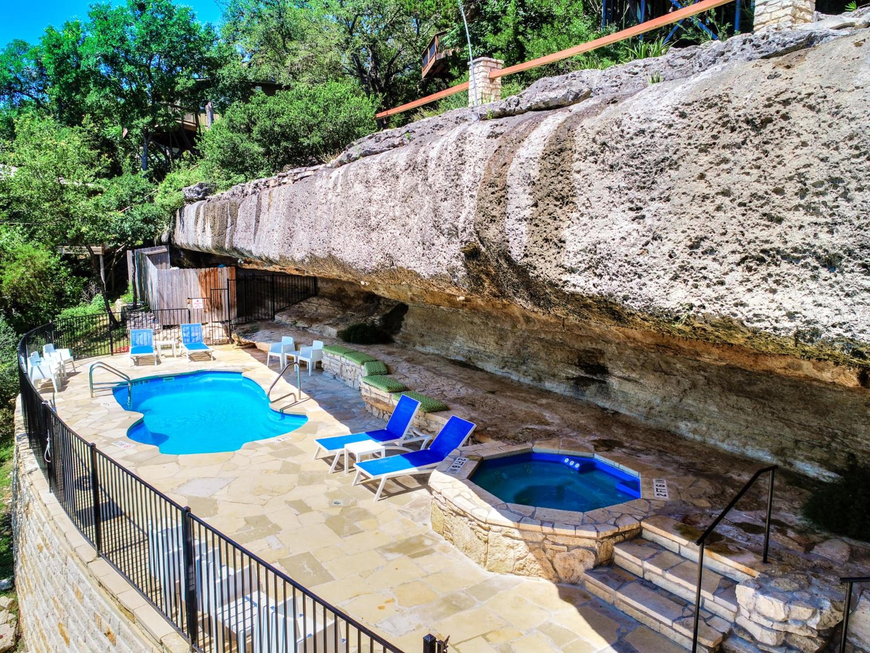 Treehouse Bungalow with Community PoolHot Tub 16