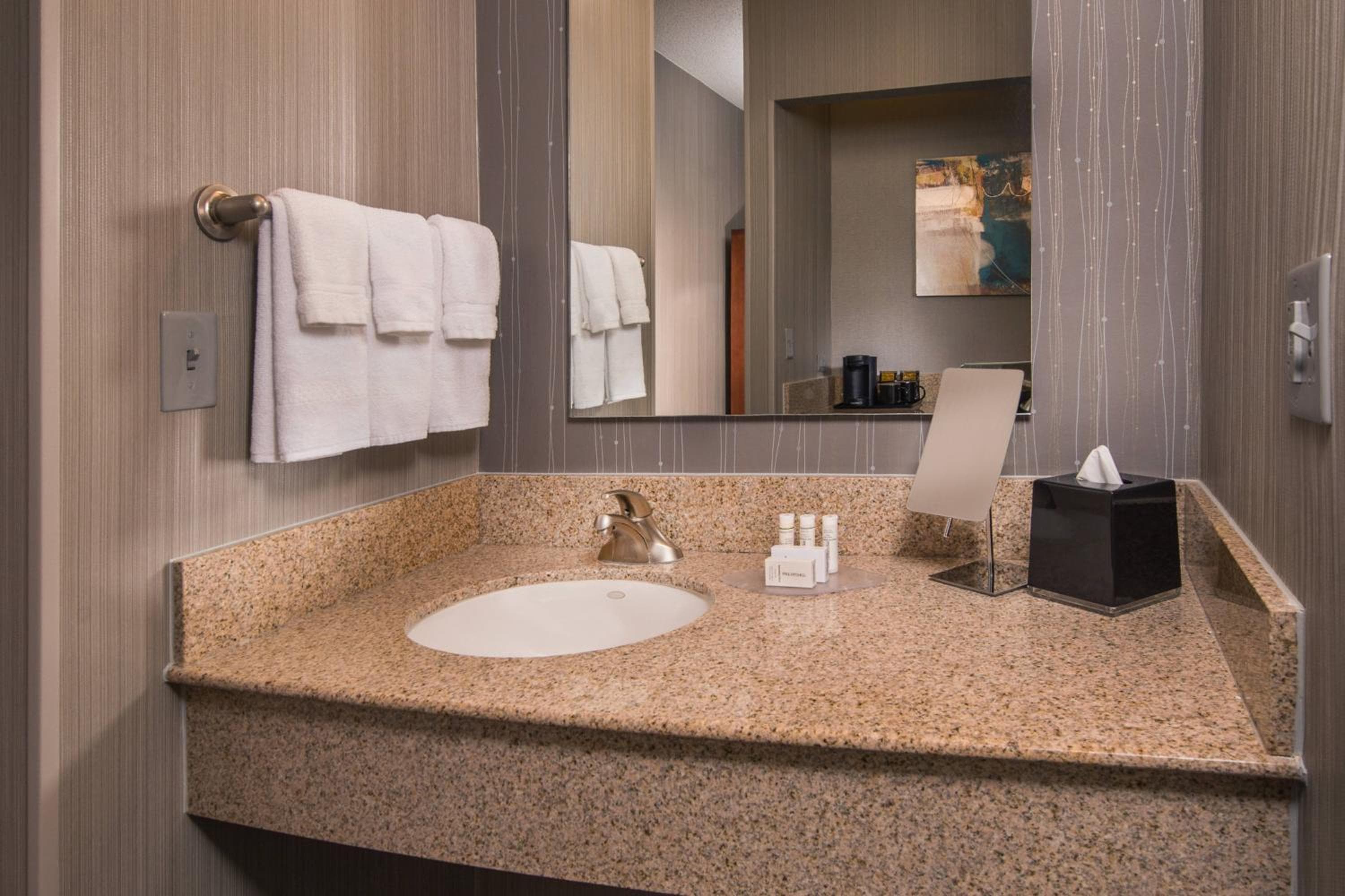 Courtyard by Marriott Dulles Airport Chantilly