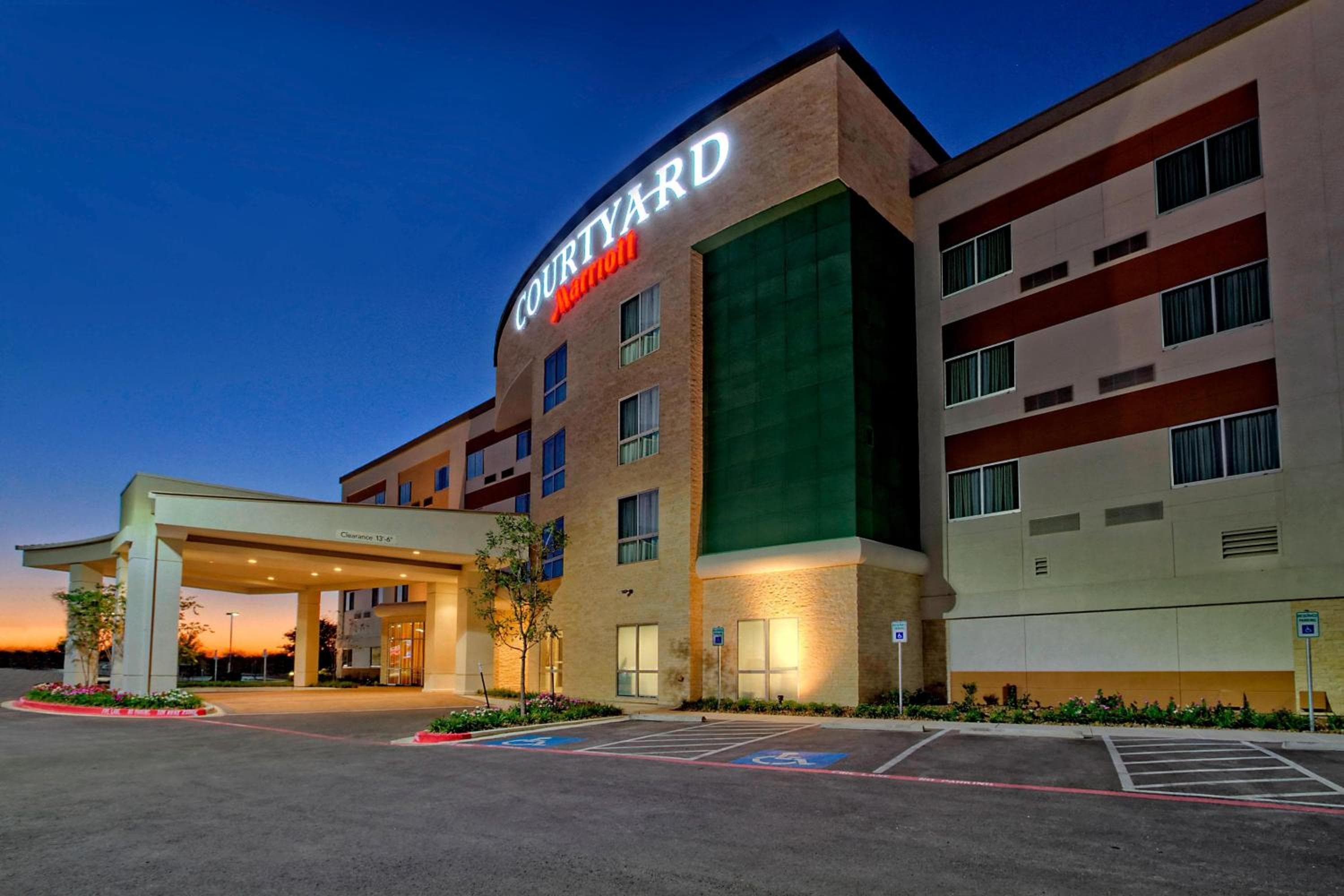 Courtyard by Marriott San Marcos