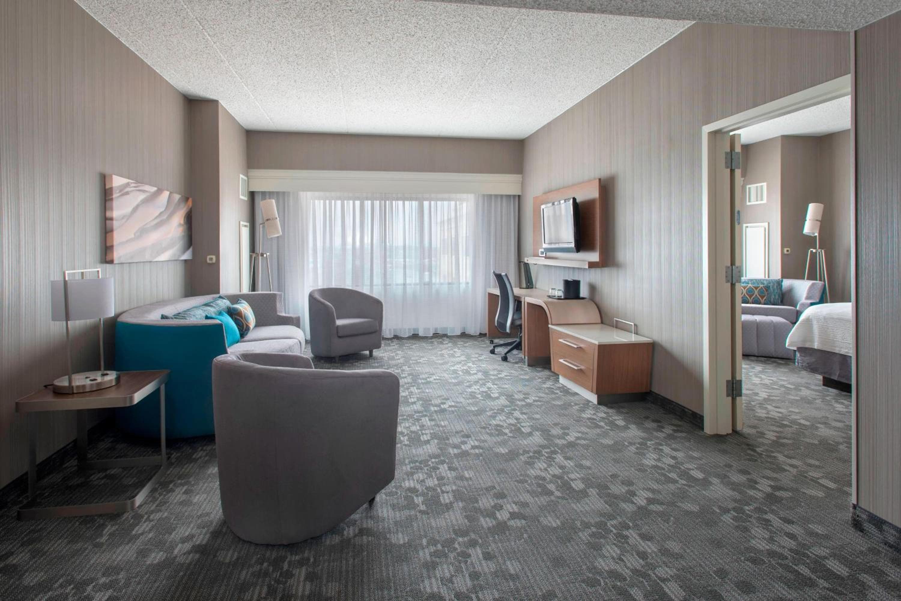 Courtyard by Marriott Newark Elizabeth