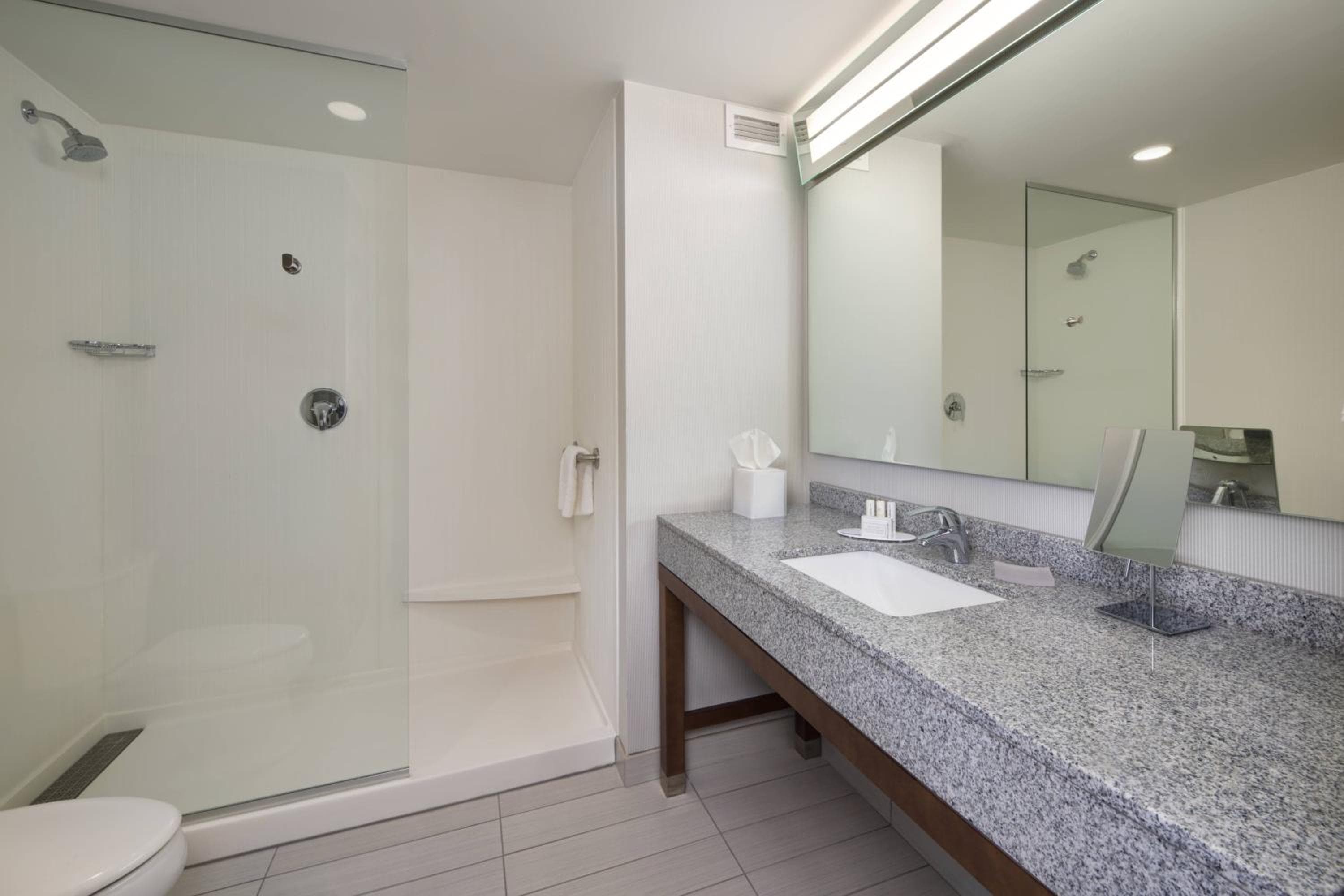 Courtyard by Marriott Richmond Downtown