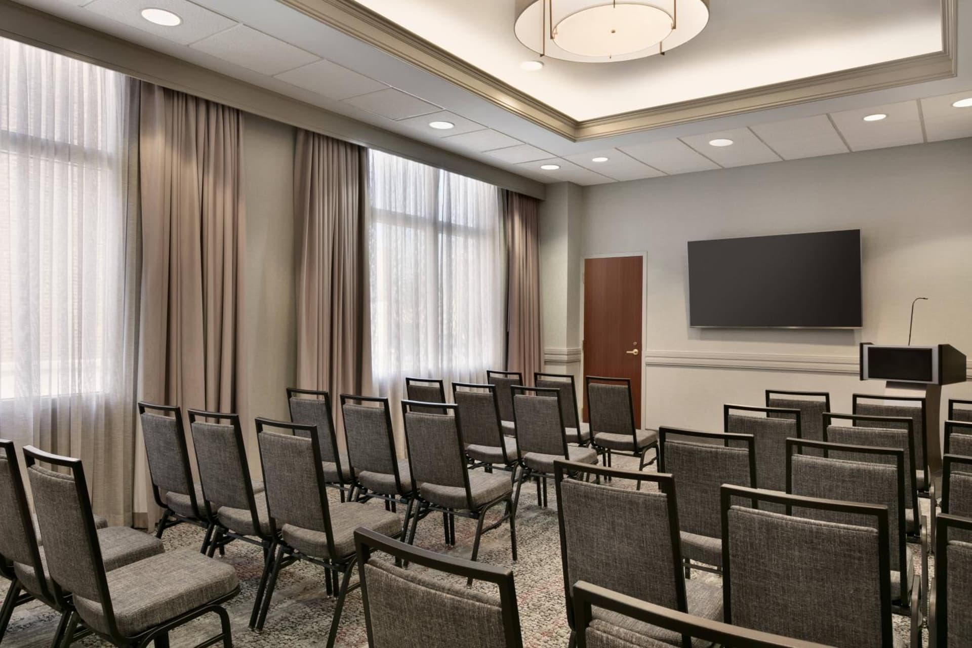 Courtyard by Marriott Tysons McLean