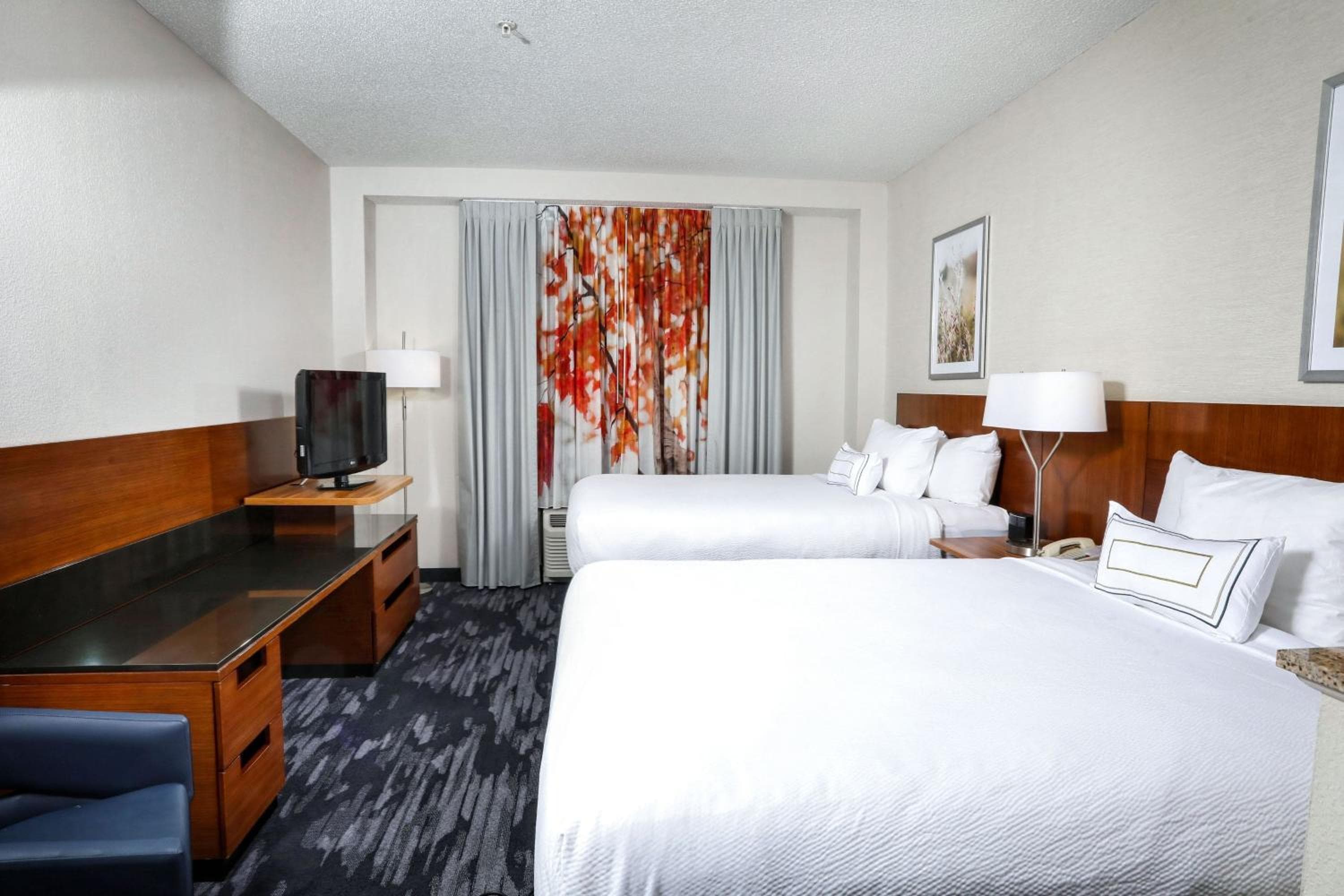 Fairfield Inn & Suites by Marriott Charleston North/Ashley Phosphate