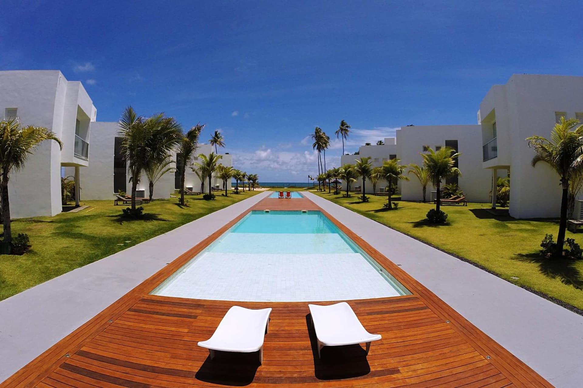 B Blue Beachouses