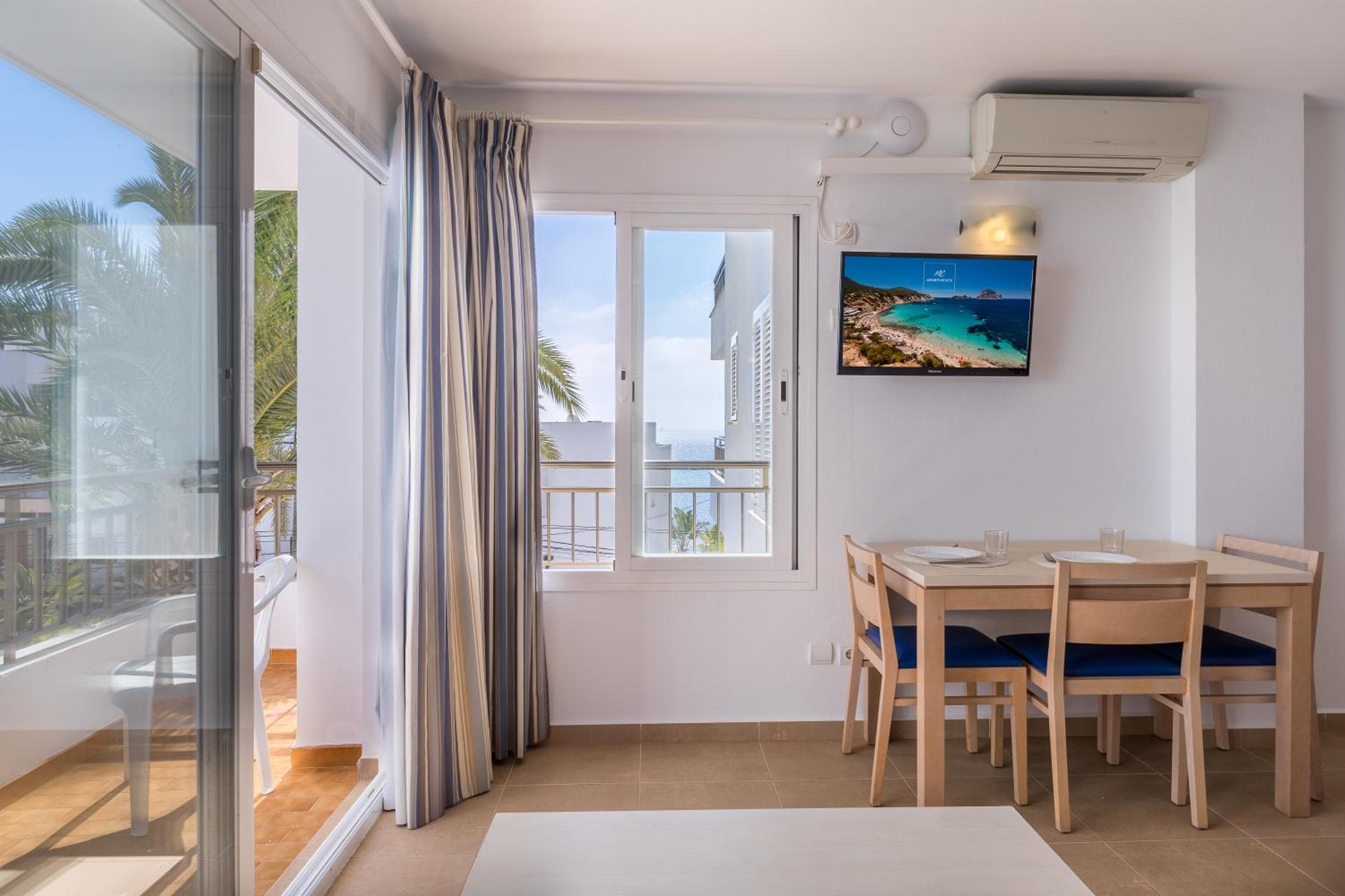 Bossa Bay - MC Apartments Ibiza