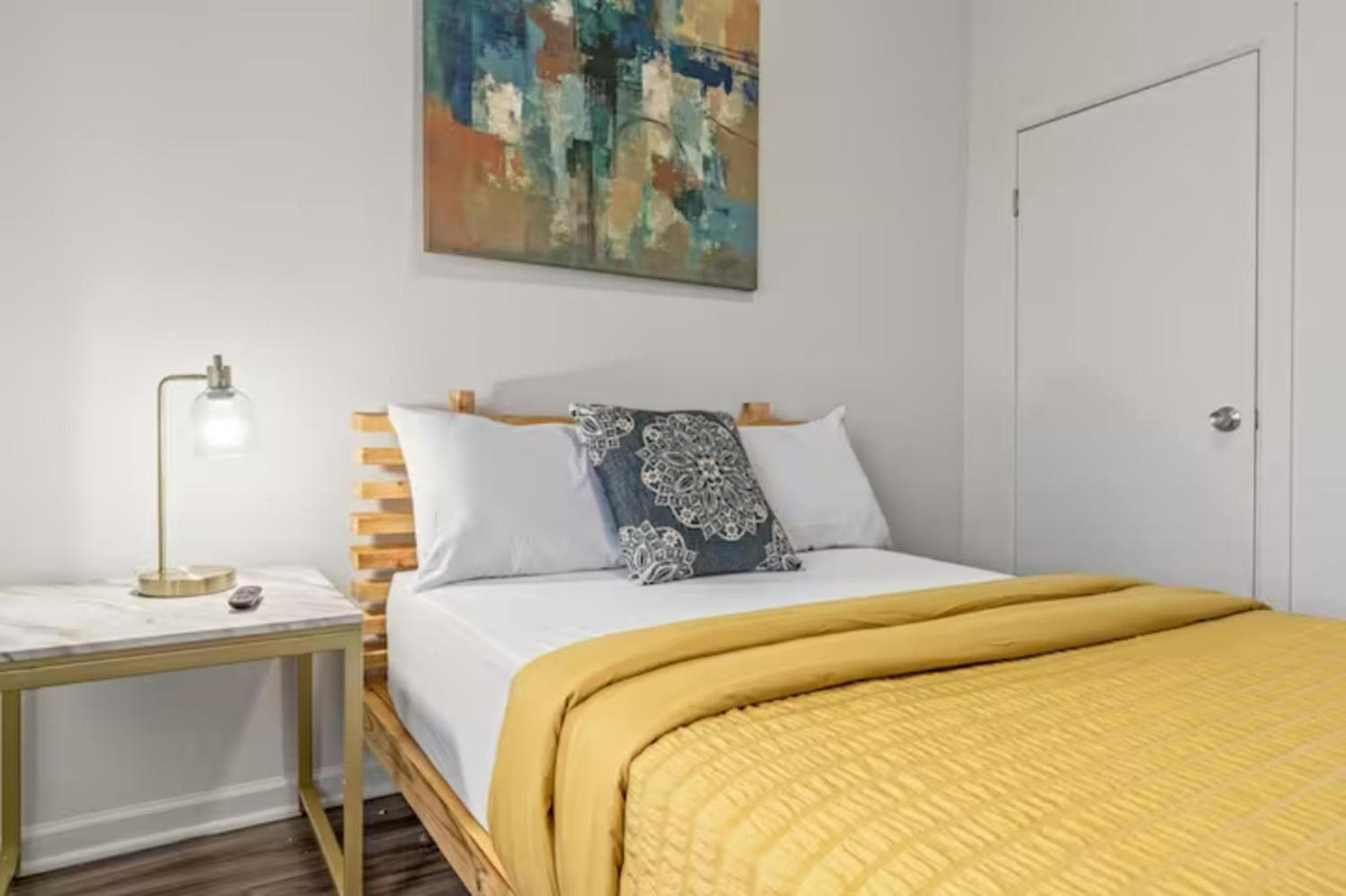 Urban Chic Apartments Near Center City