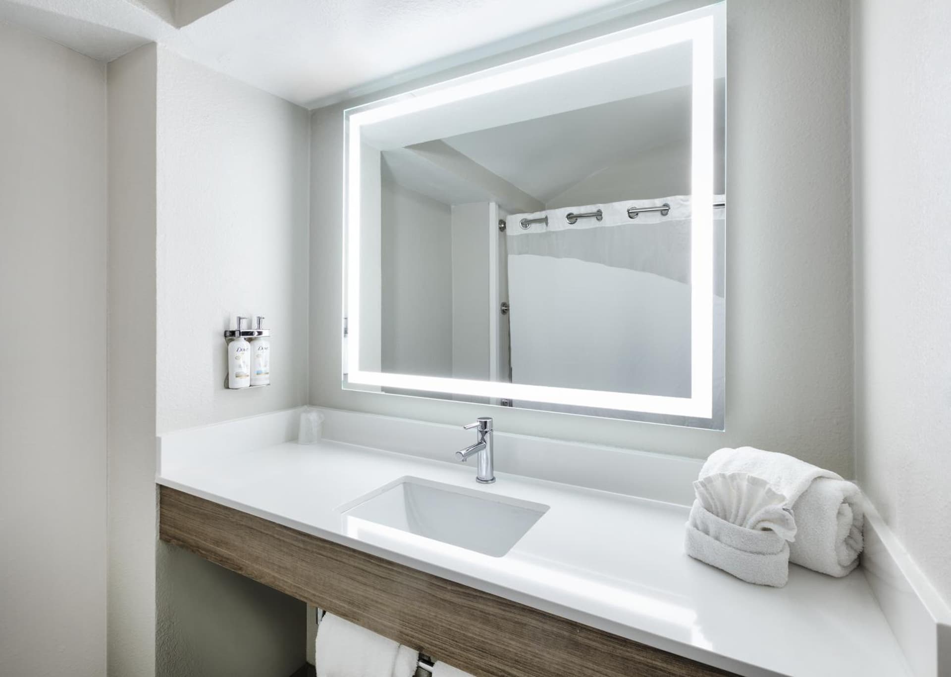 Holiday Inn Express & Suites DALLAS PARK CENTRAL NORTHEAST by IHG