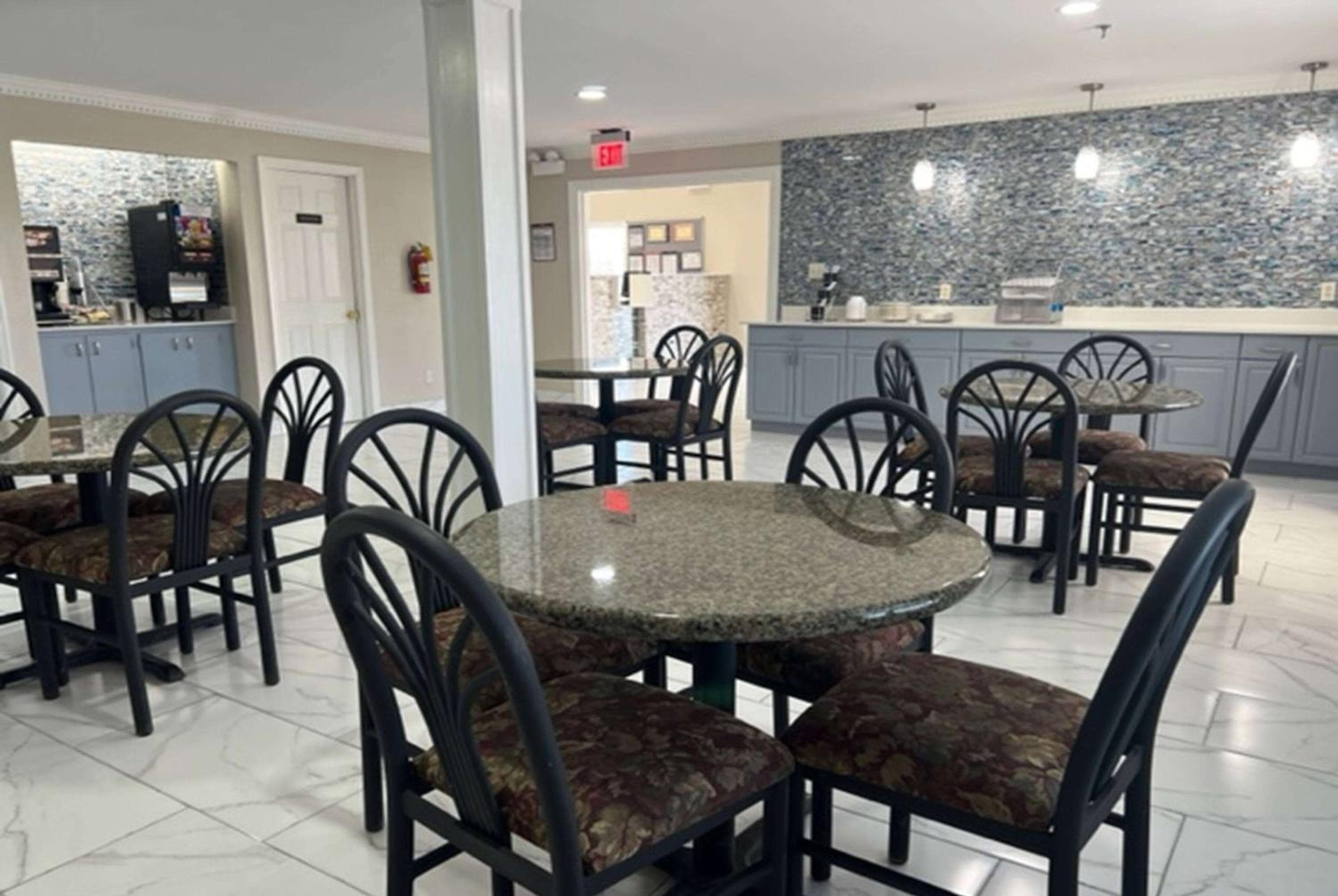 Super 8 by Wyndham Covington