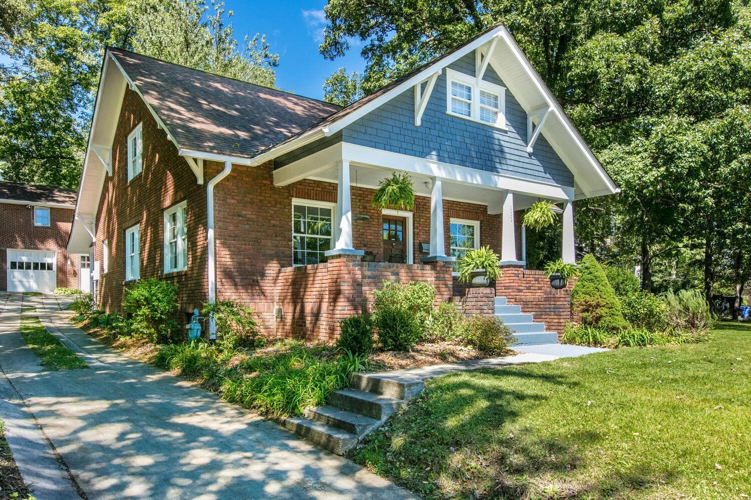 Roomy 5BR Bungalow with Backyard, Walk to Downtown