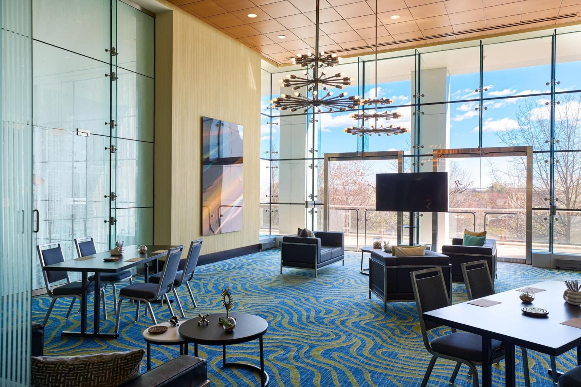 Renaissance Arlington Capital View Hotel