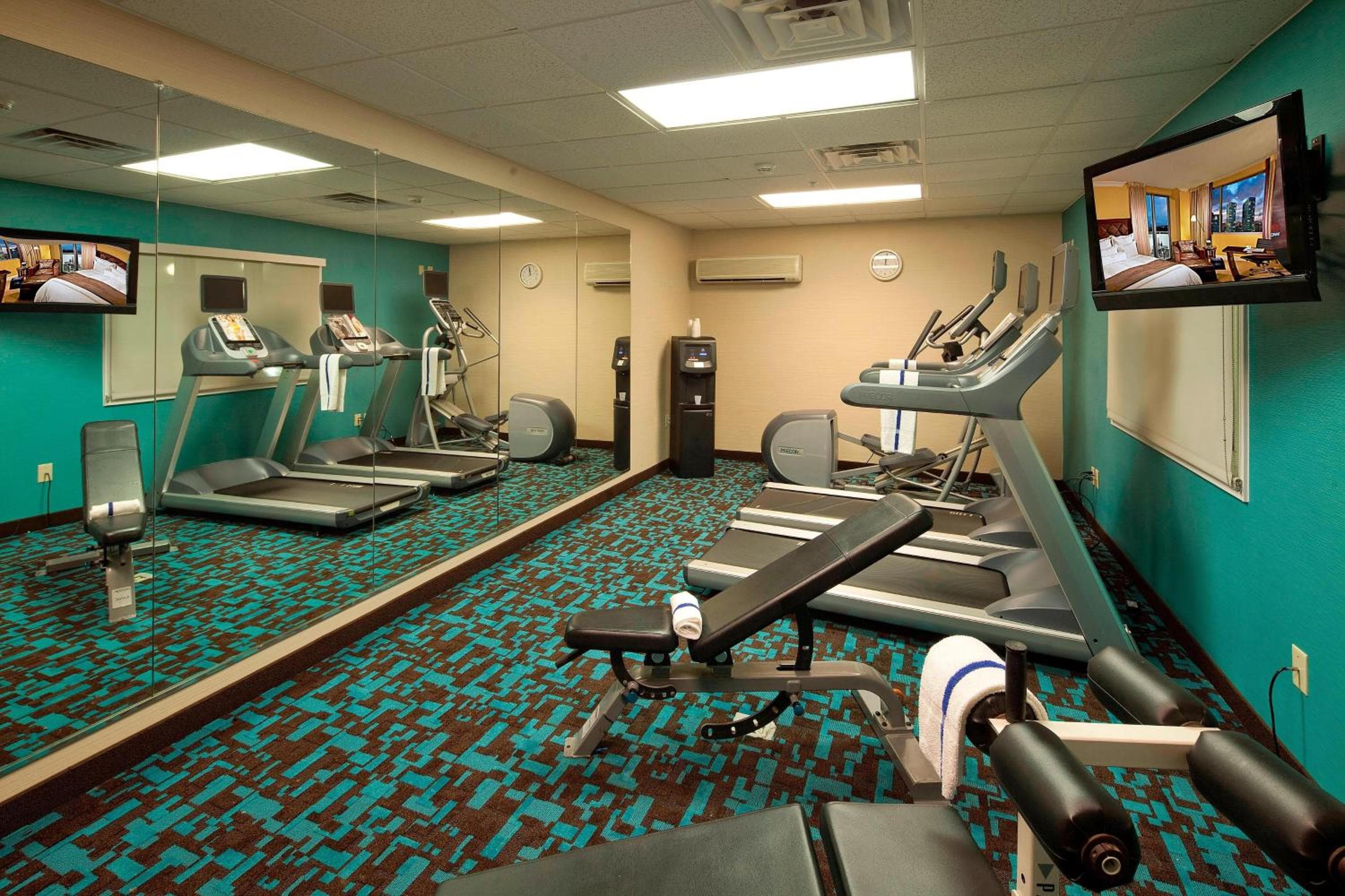 Fairfield Inn and Suites by Marriott Cincinnati Eastgate