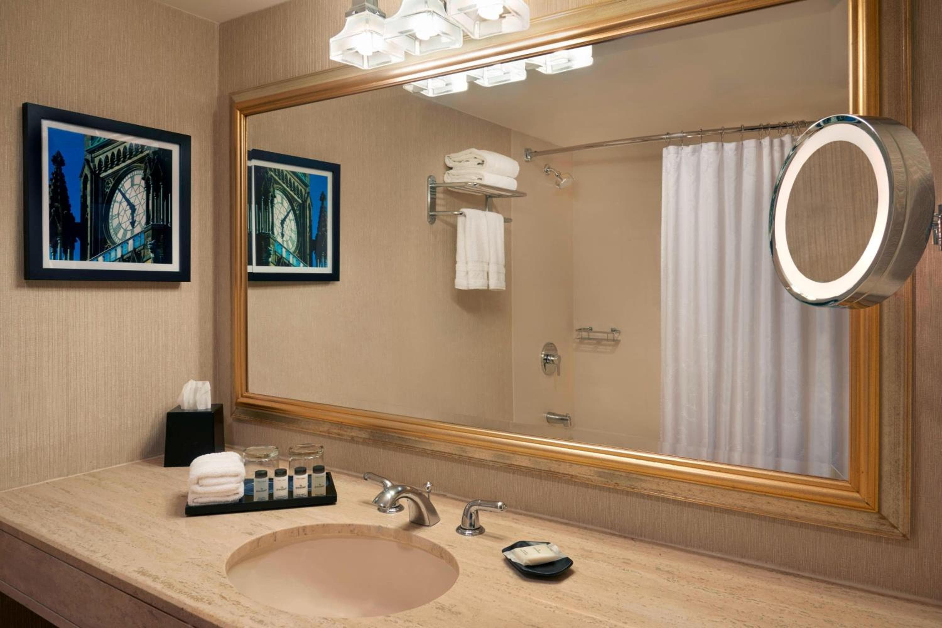 Sheraton Ottawa Hotel