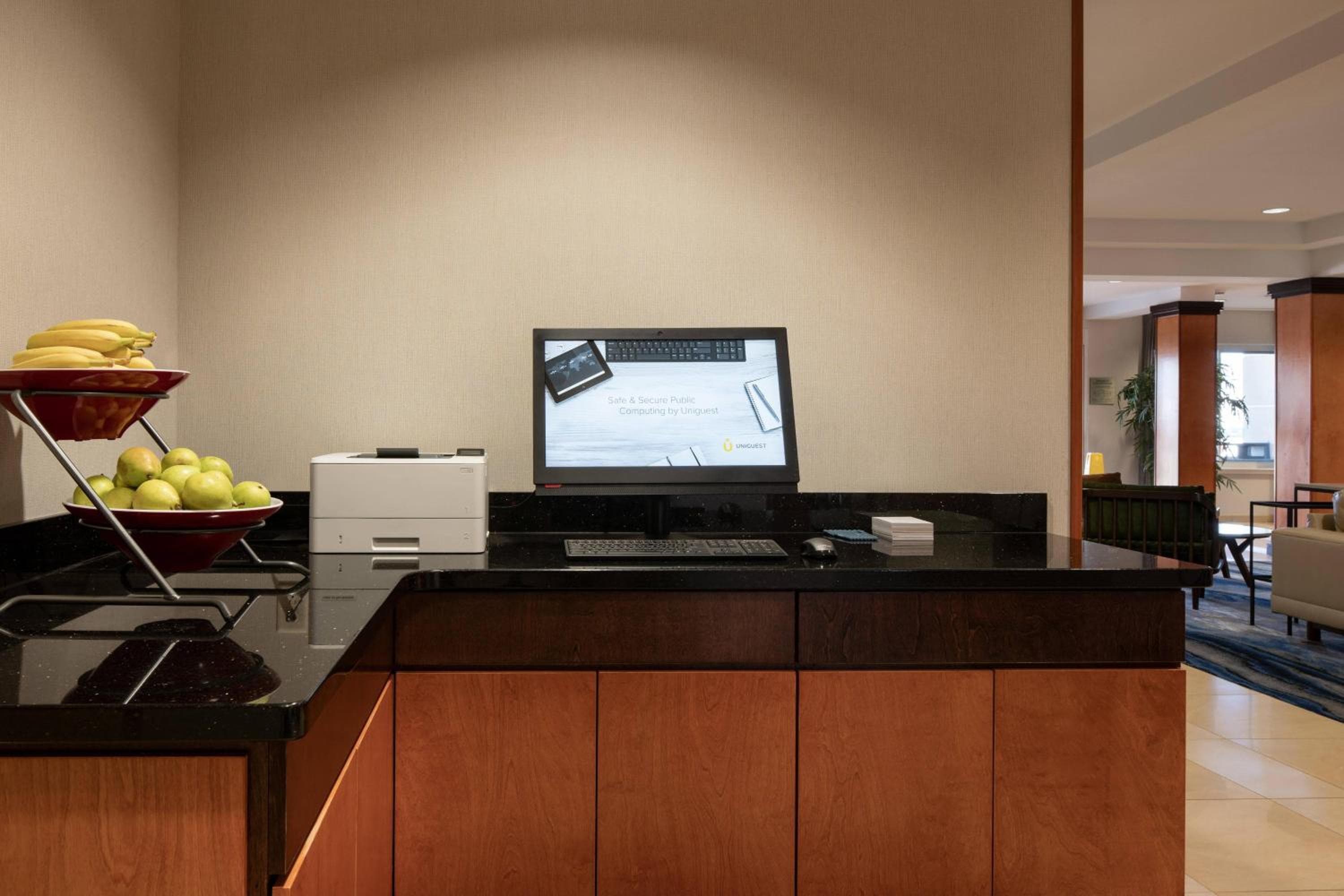 Fairfield Inn & Suites Redding