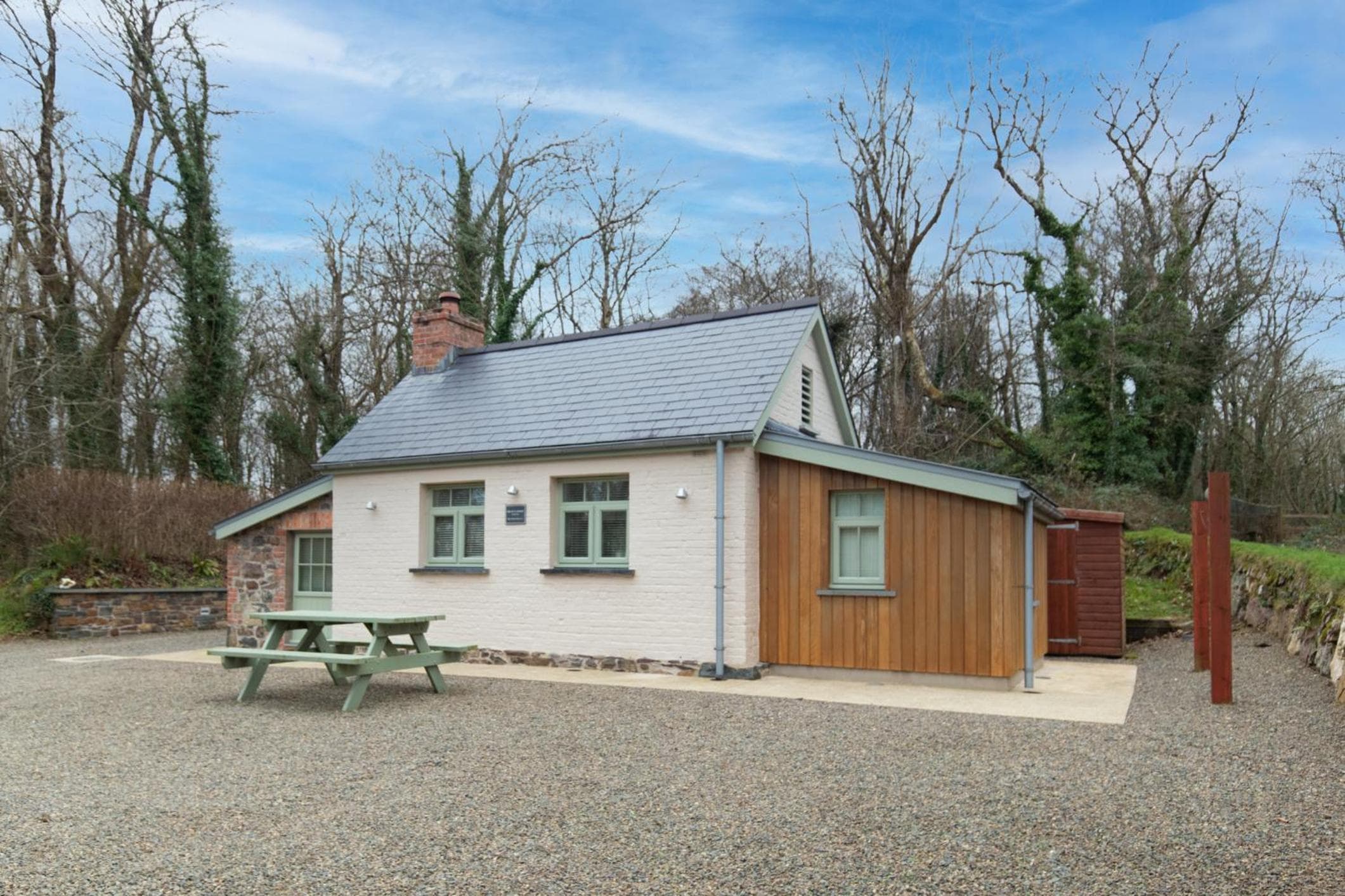 The Woodland Retreat Pembrokeshire Dog-friendly