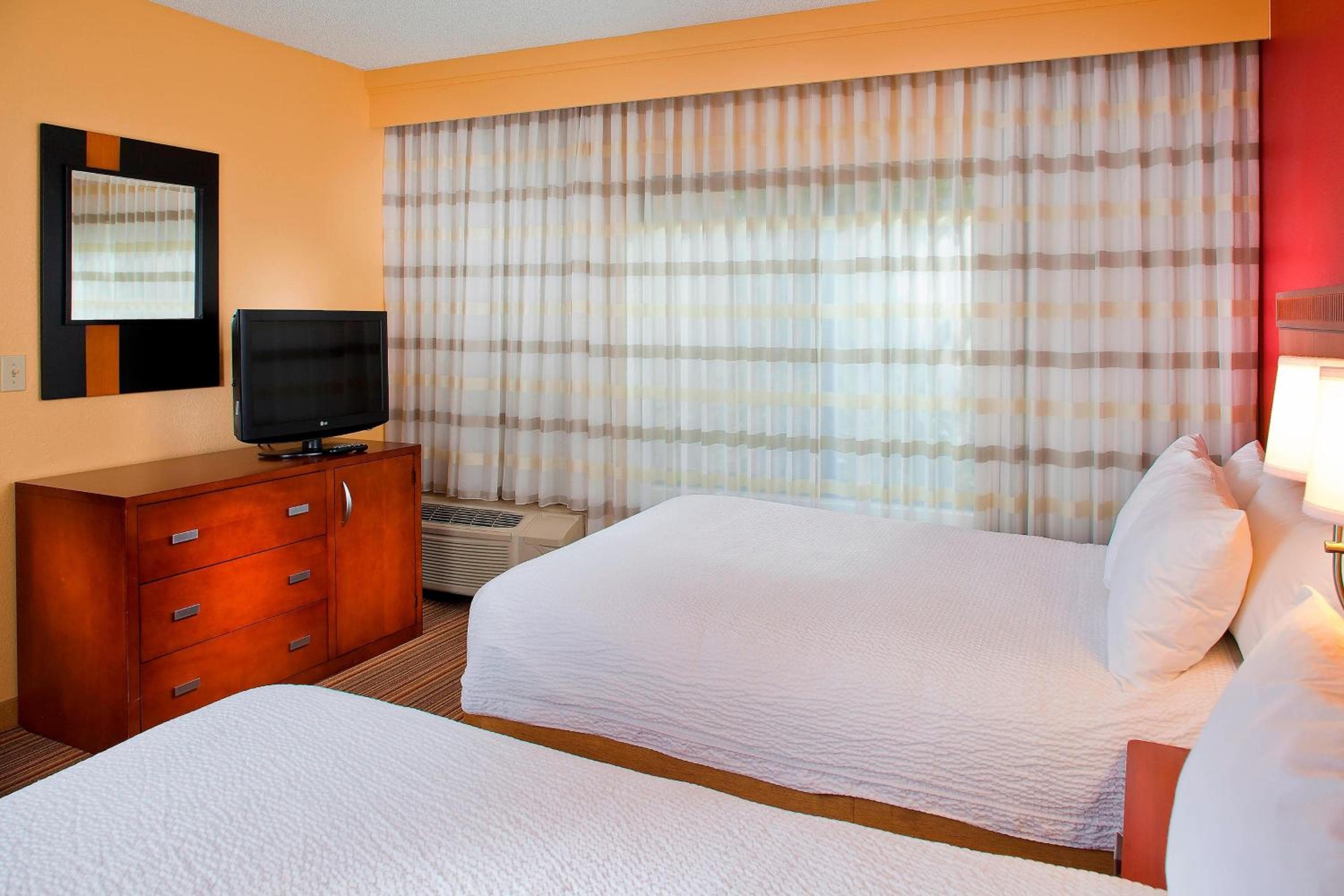 Courtyard by Marriott Orlando Airport