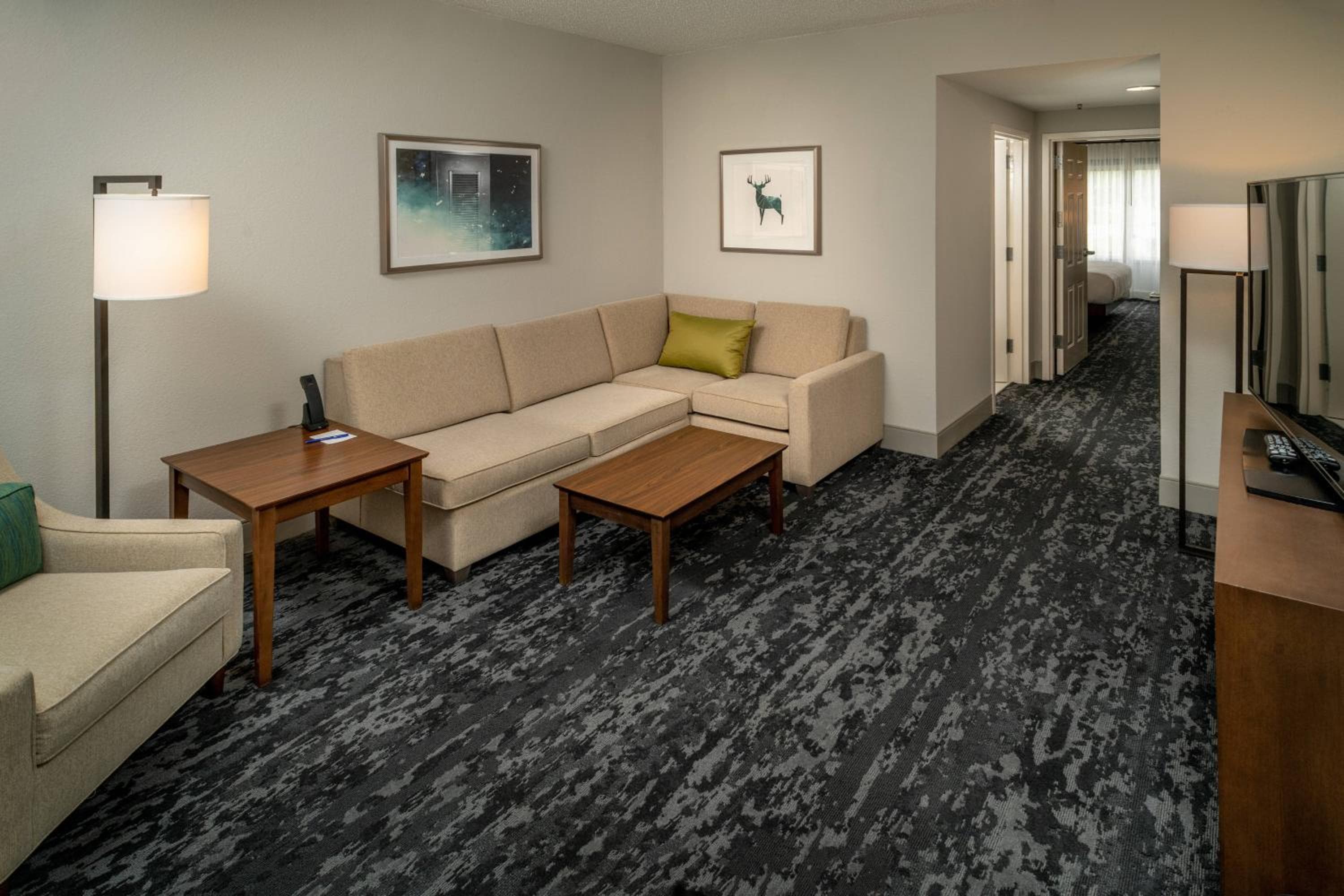 Delta Hotels by Marriott Huntington Mall