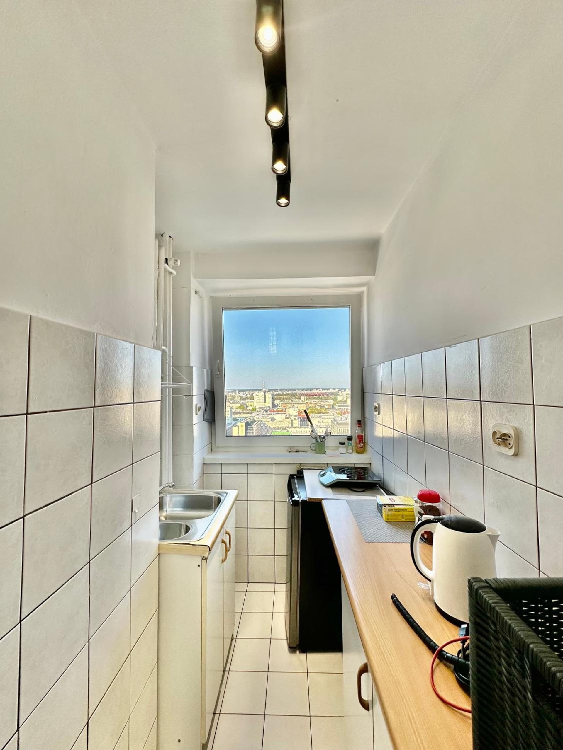 Super Apartament GREY Centrum 2x Metro Fast WiFi 300 Mbs Netflix AppleTV SmartTV Spotify Panorama Miasta