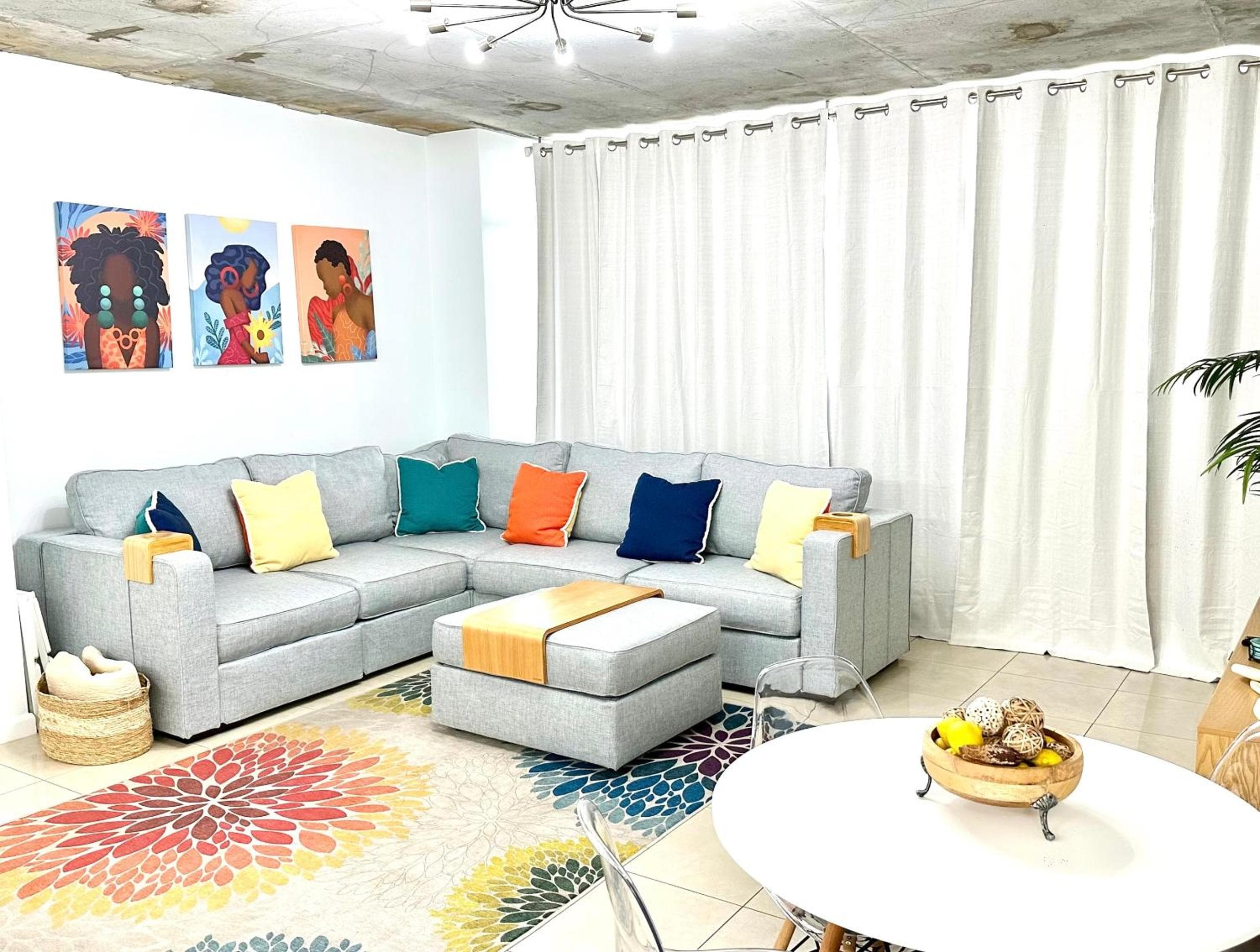 Beautiful 1BD 1BTH at Midblock FREE PARKING