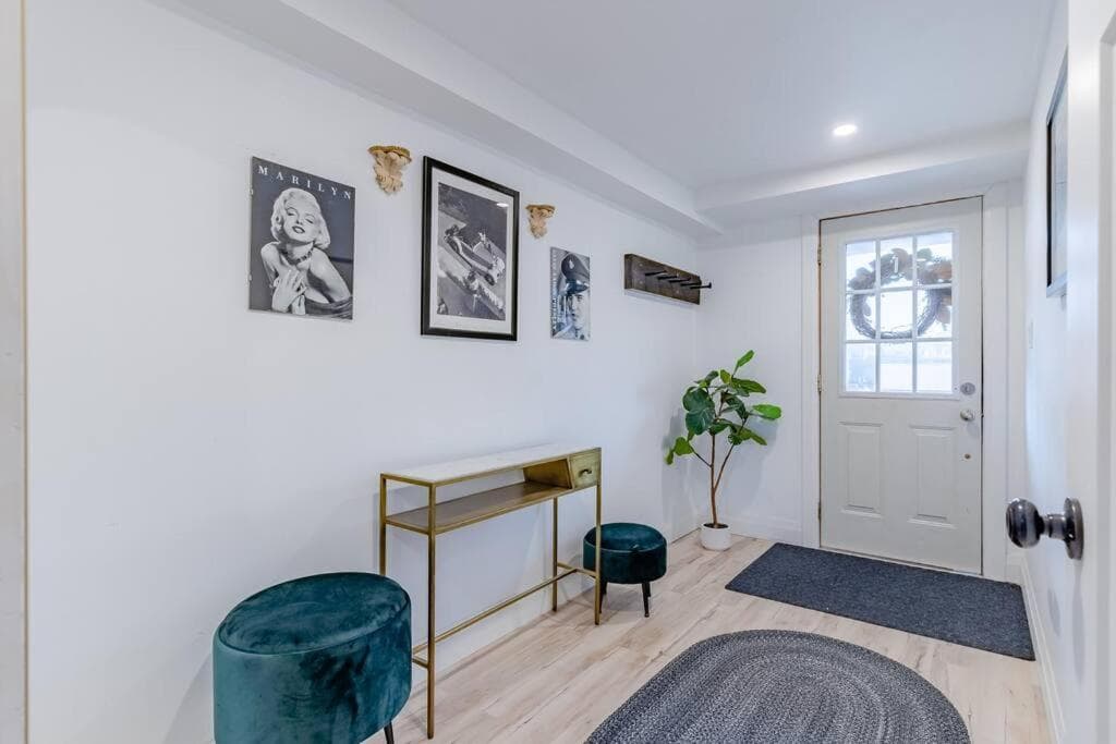 Elegant Elora Home with Stylish Décor
