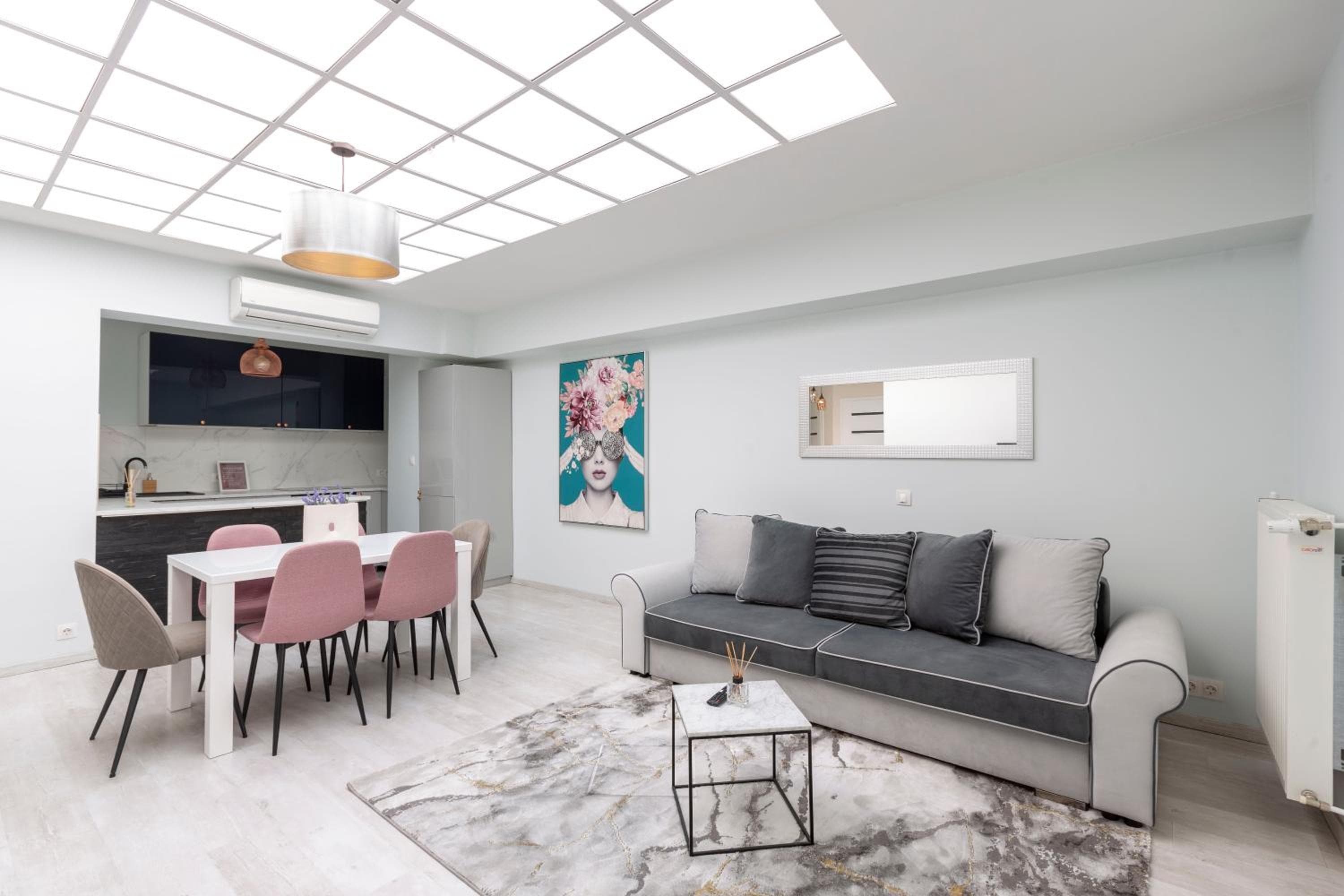 Luxurious Károly Apartment in the Heart of Budapest