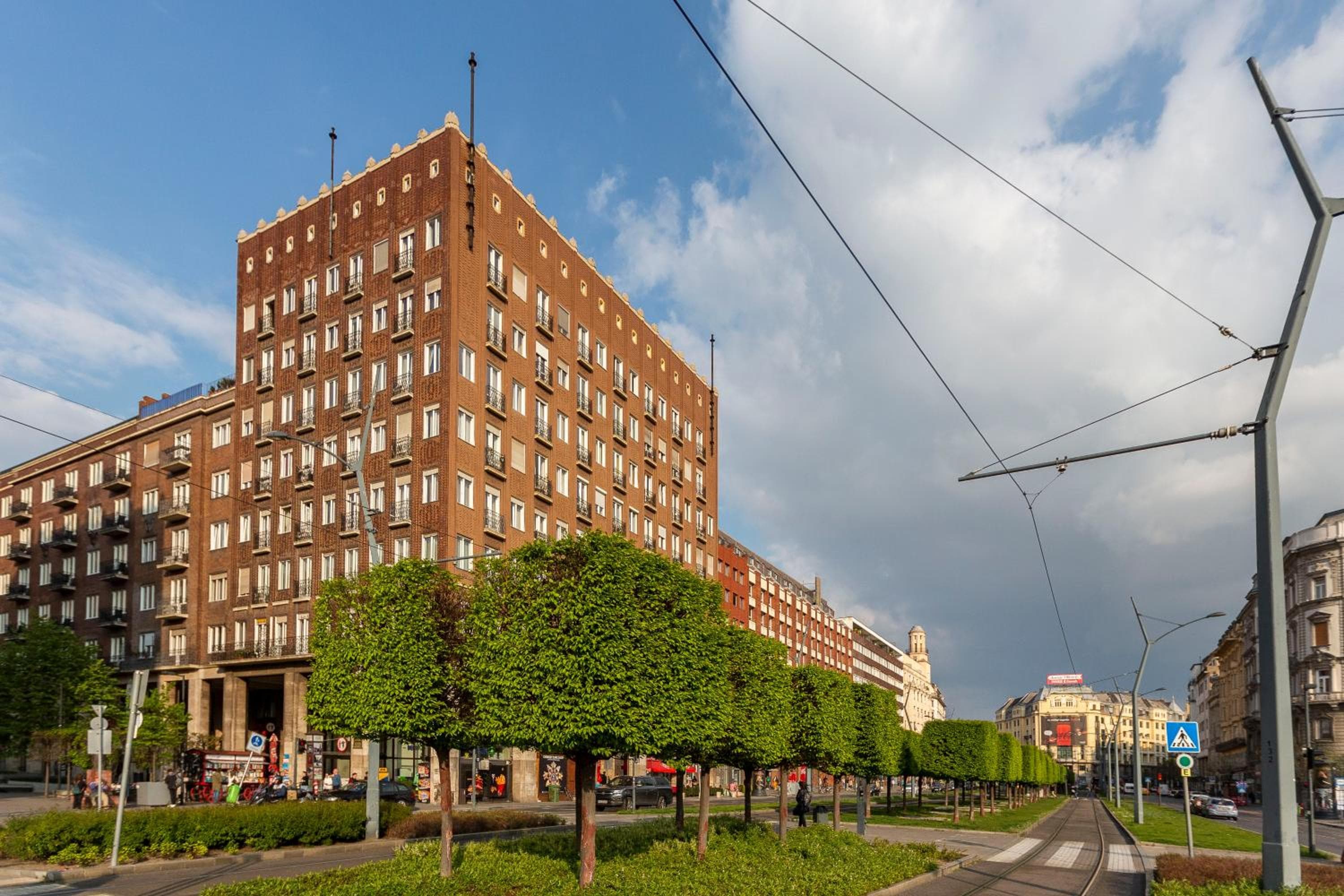 Luxurious Károly Apartment in the Heart of Budapest