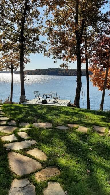 5 Star Waterfront Luxury Vacation Apartment