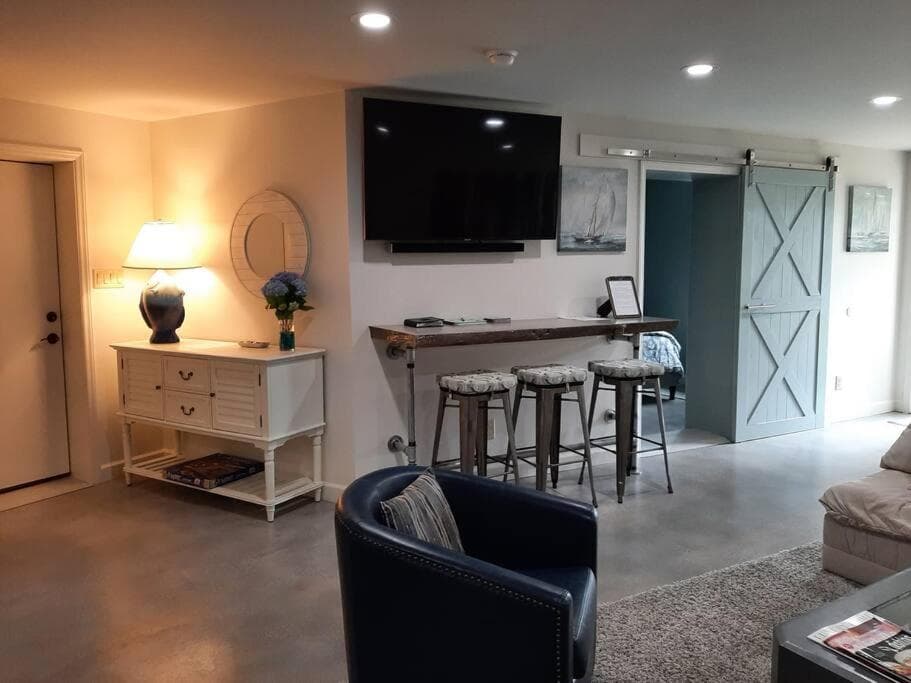 5 Star Waterfront Luxury Vacation Apartment