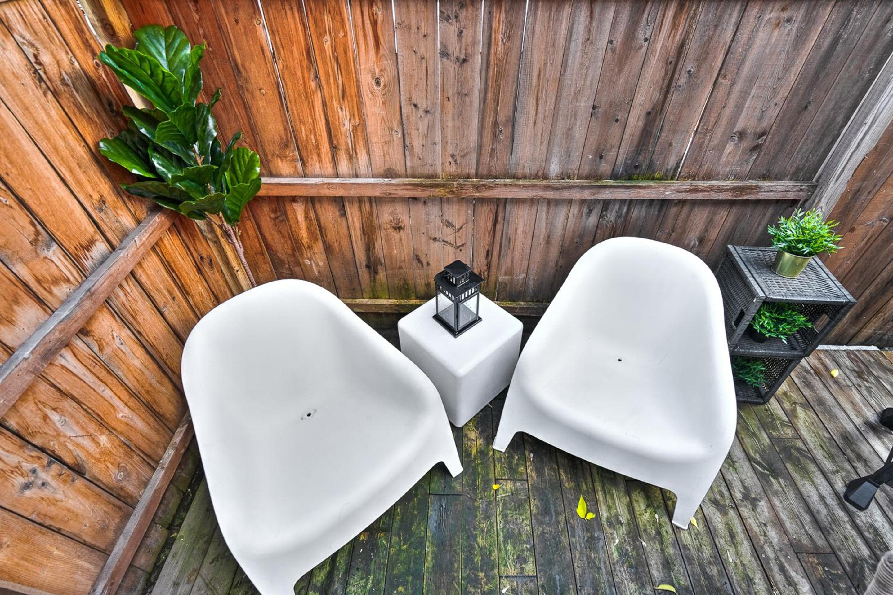 LiV MTL Avenue Spacious 3BR Rooftop Suite Near Downtown Montreal