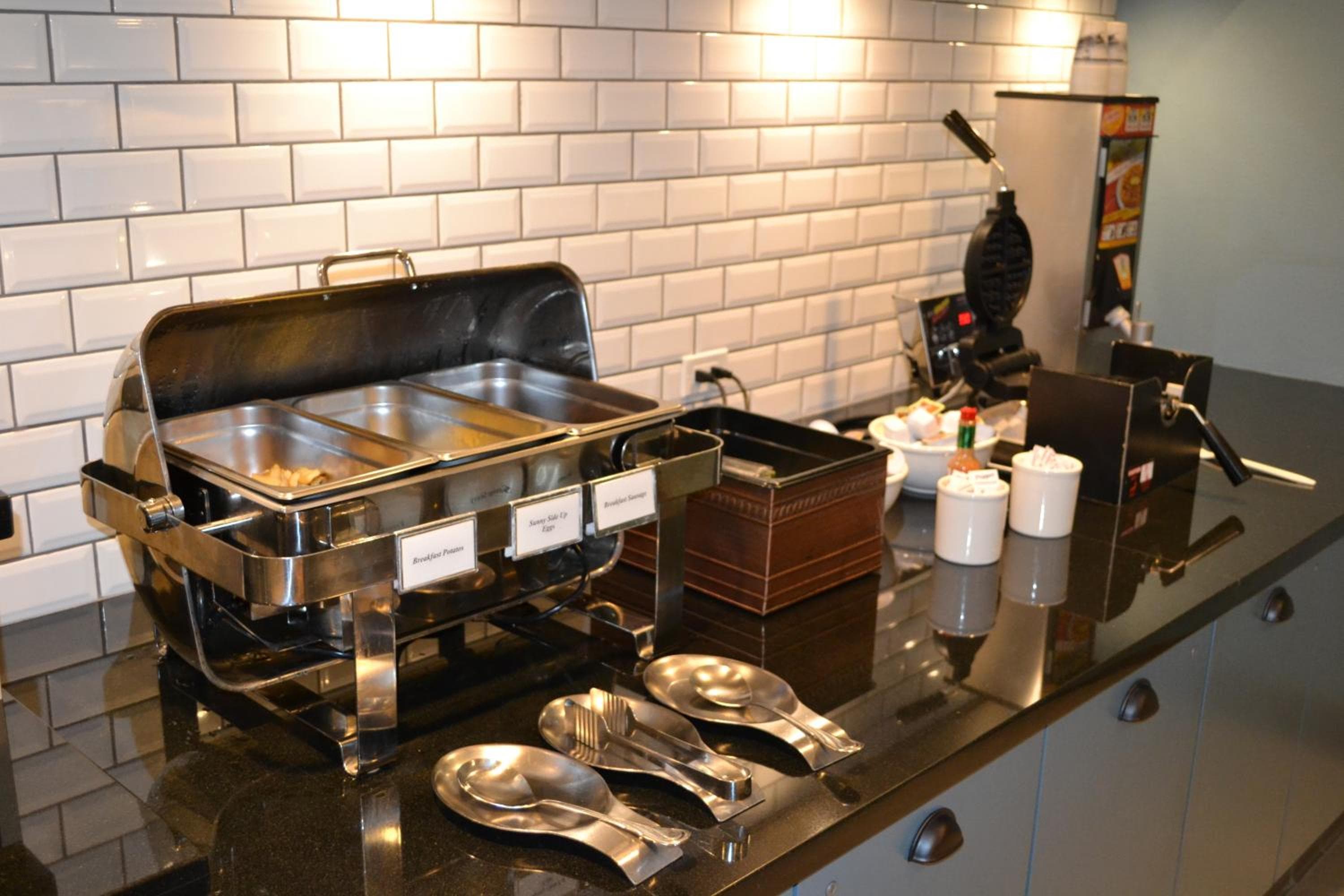 Country Inn & Suites by Radisson Roseville - St Paul