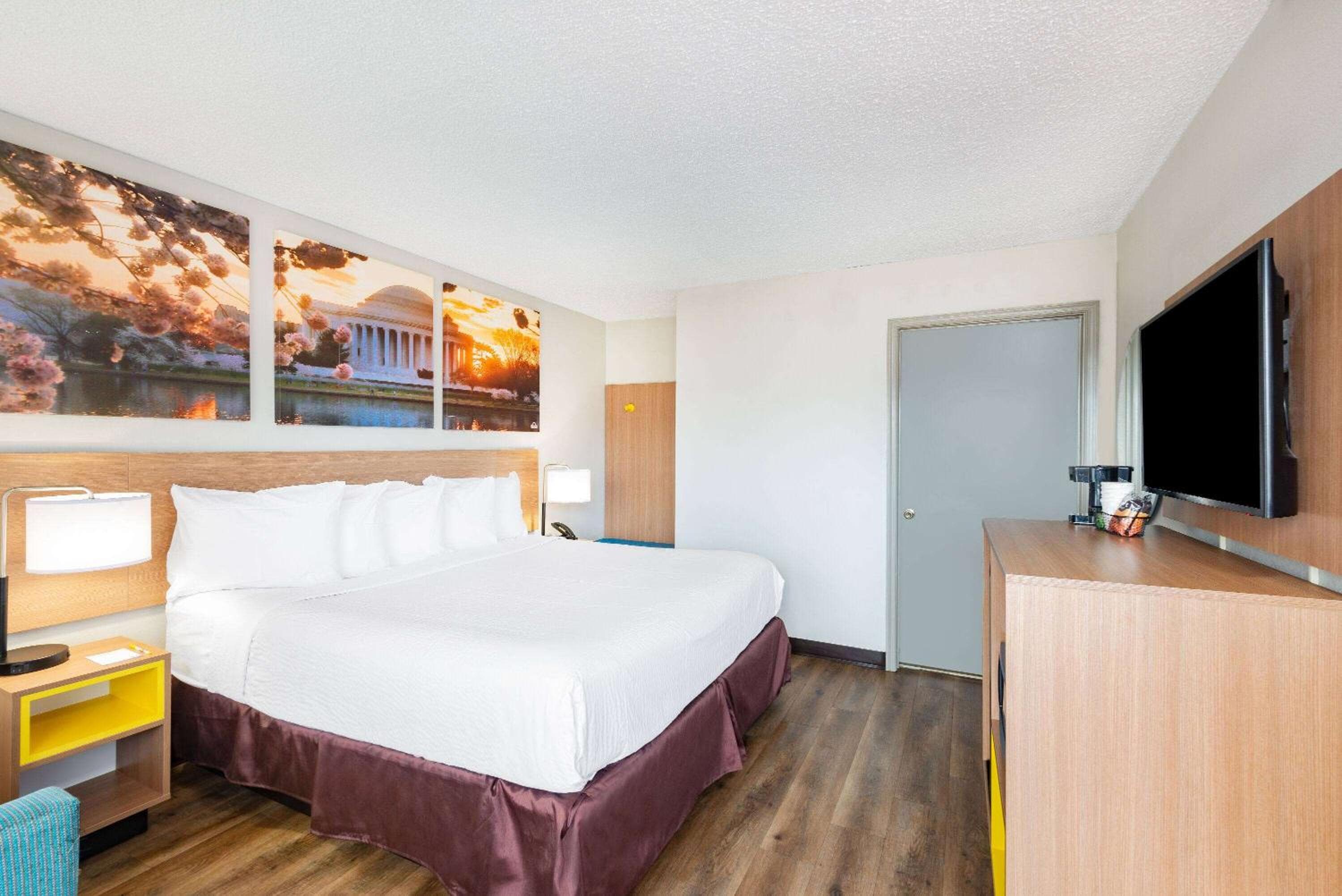 Days Inn by Wyndham Charlottesville/University Area