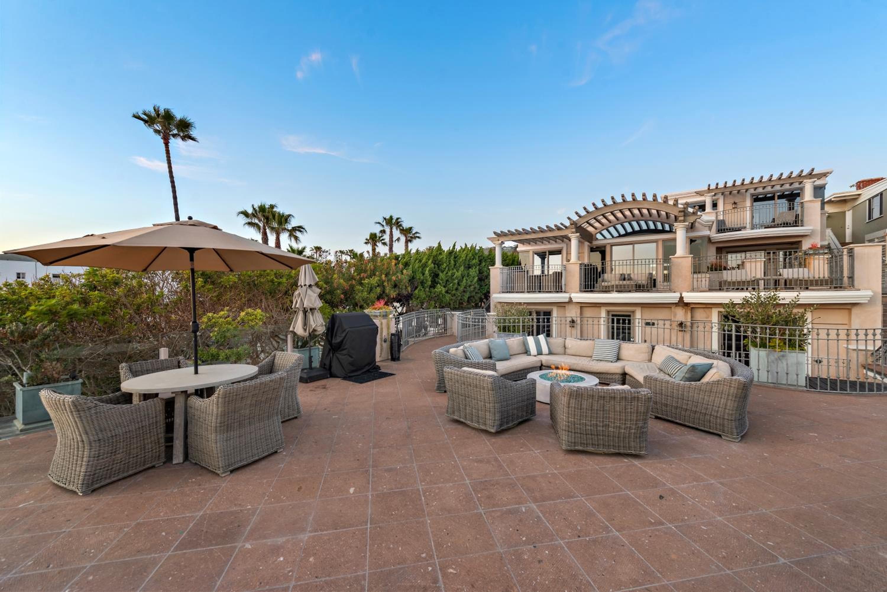 Laguna Villa