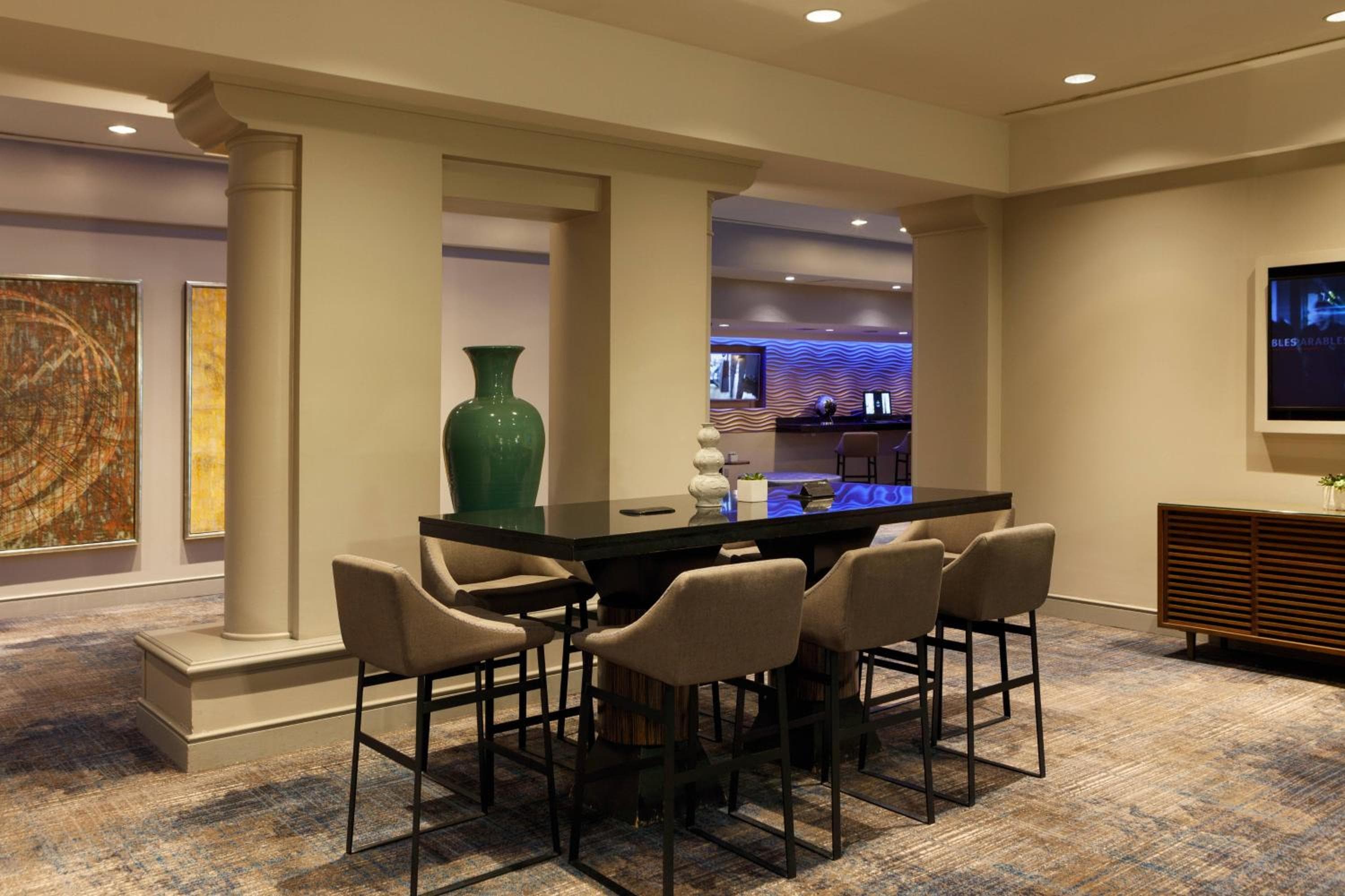 Renaissance Los Angeles Airport Hotel
