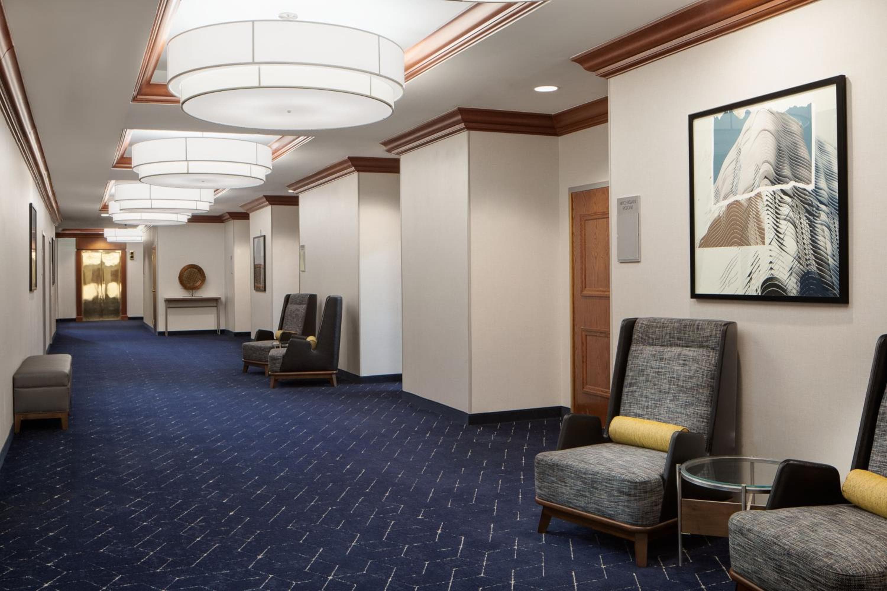 Courtyard by Marriott Chicago Downtown/River North