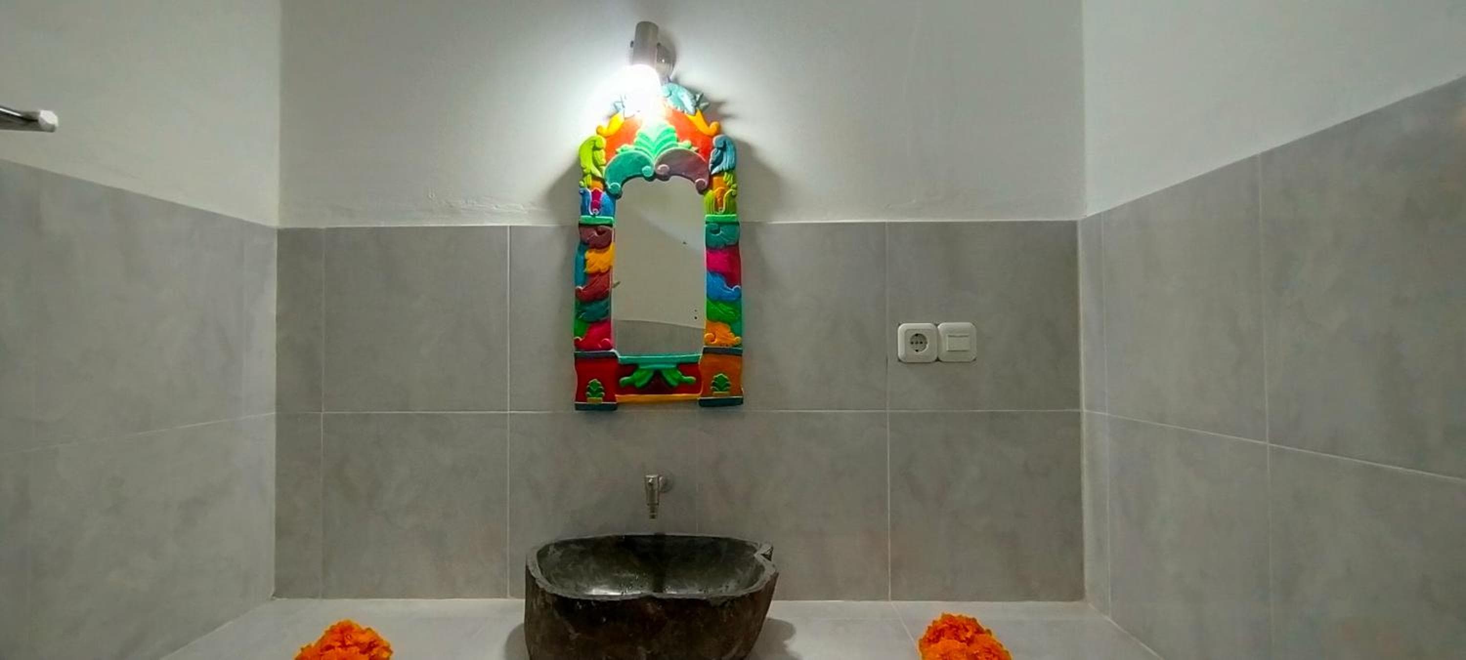 Tunjung guest house lovina beach