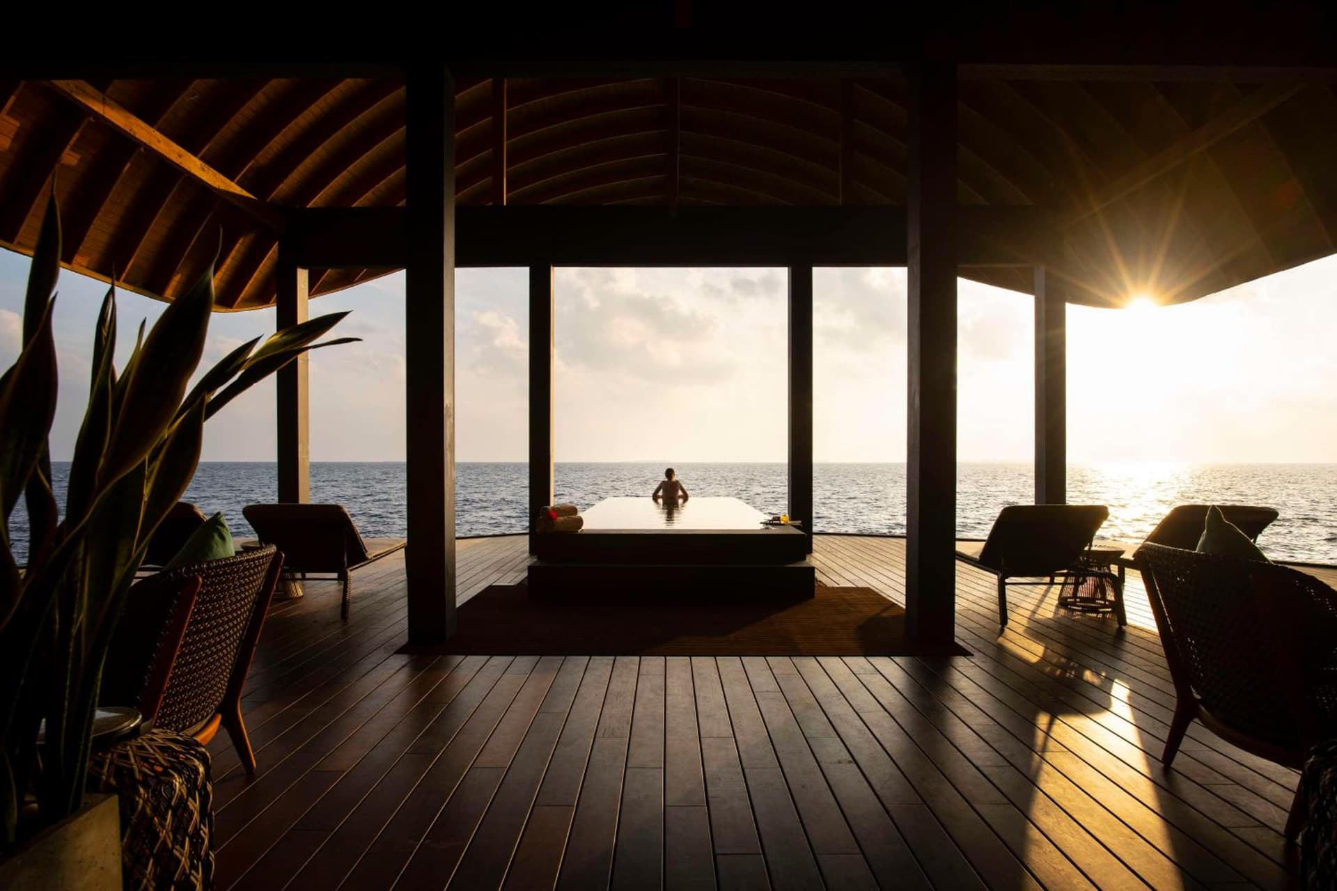 OUTRIGGER Maldives Maafushivaru Resort