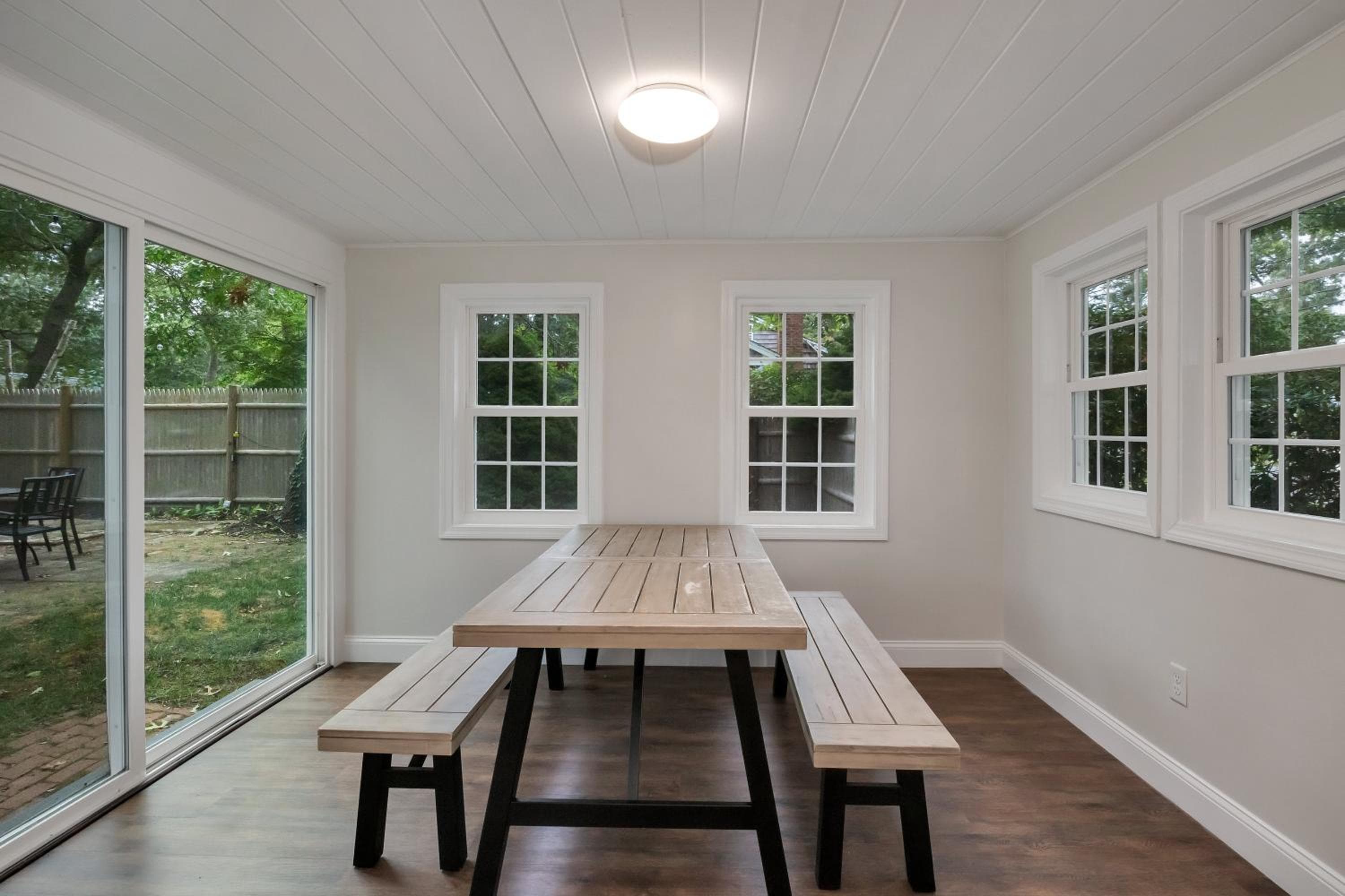 Dennis Beach House - Walk to Beach - Pet Friendly