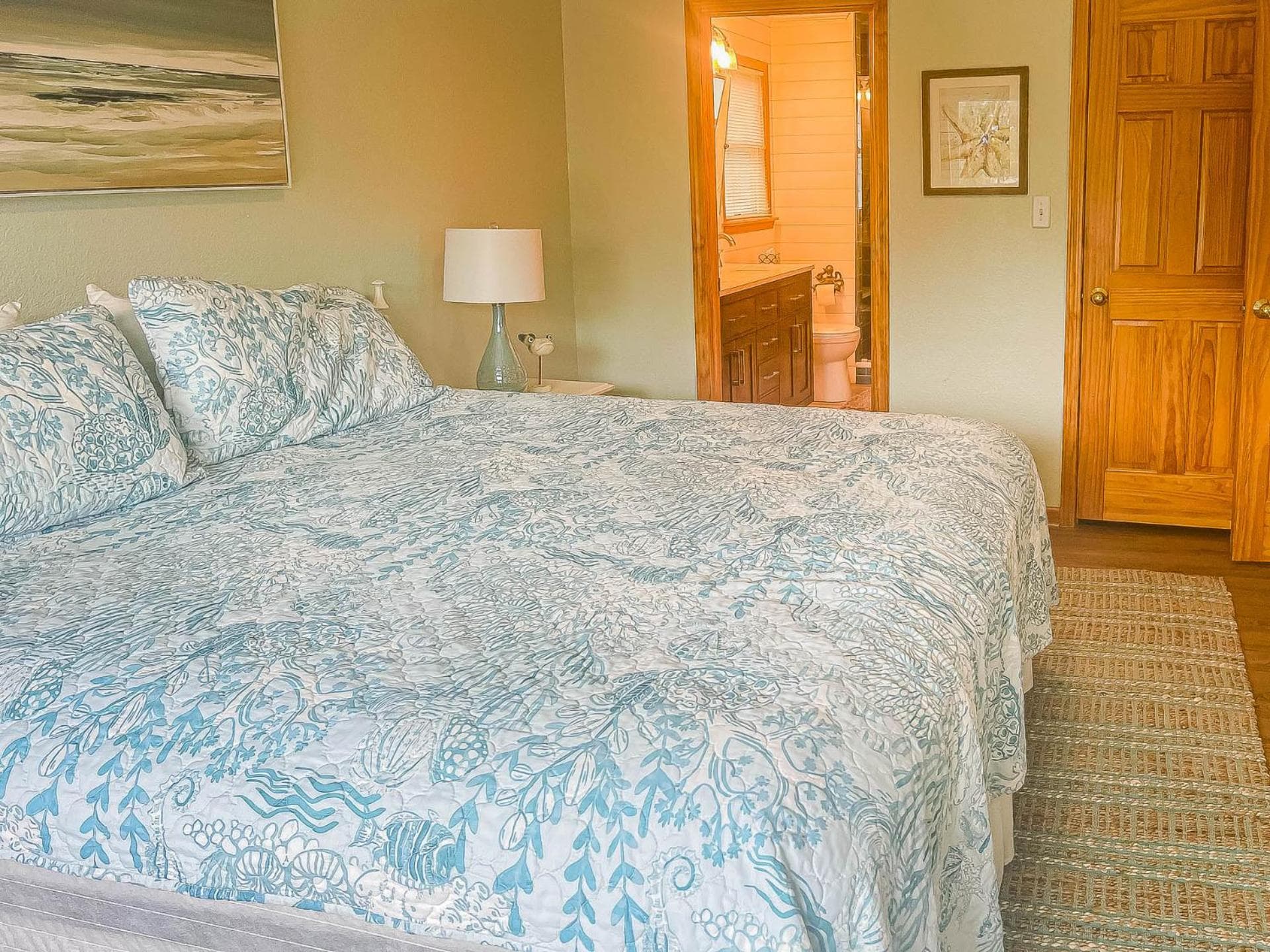 Raspberry Duck - Duck Landing, 525 Yds to Beach, Pool, Tiki Bar, Hot Tub, Close to Downtown