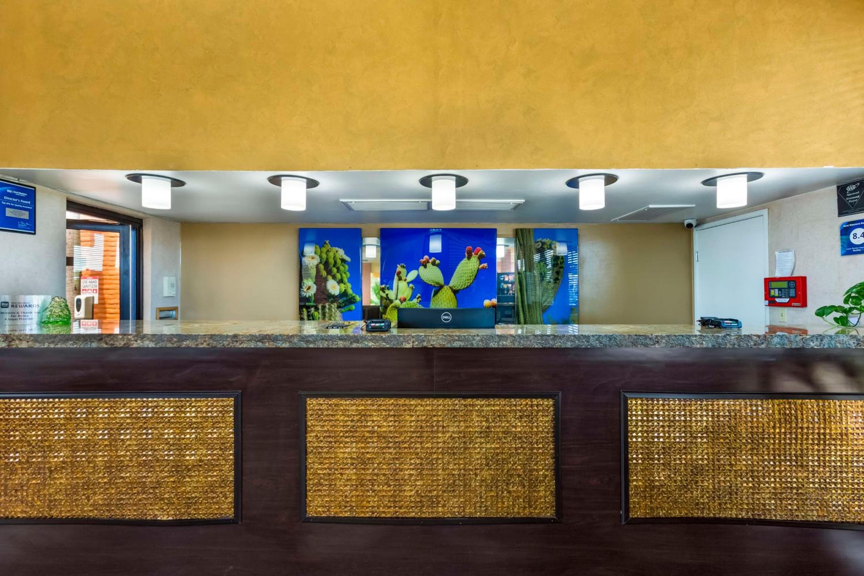 Royal Sun Hotel & Suites