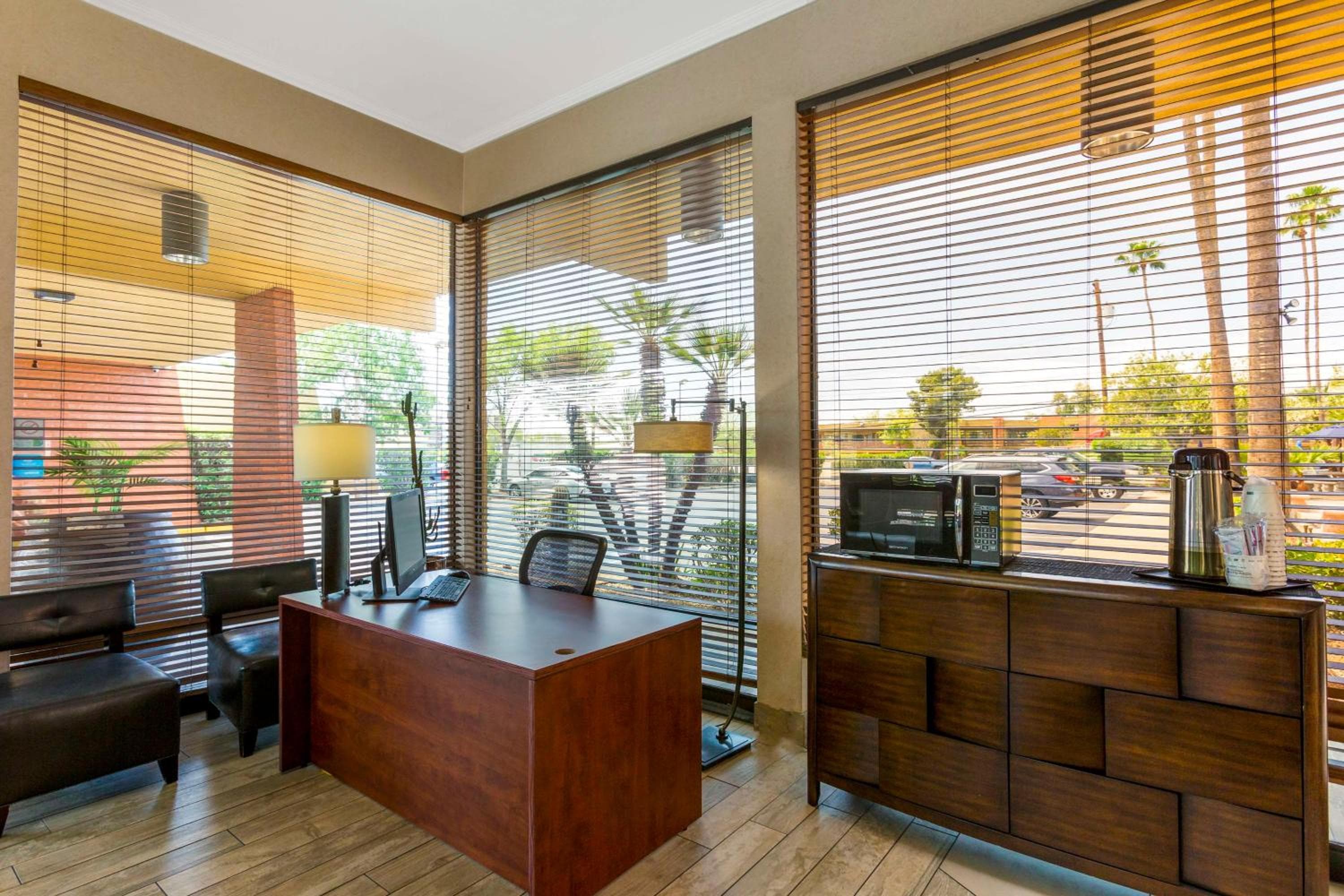 Royal Sun Hotel & Suites