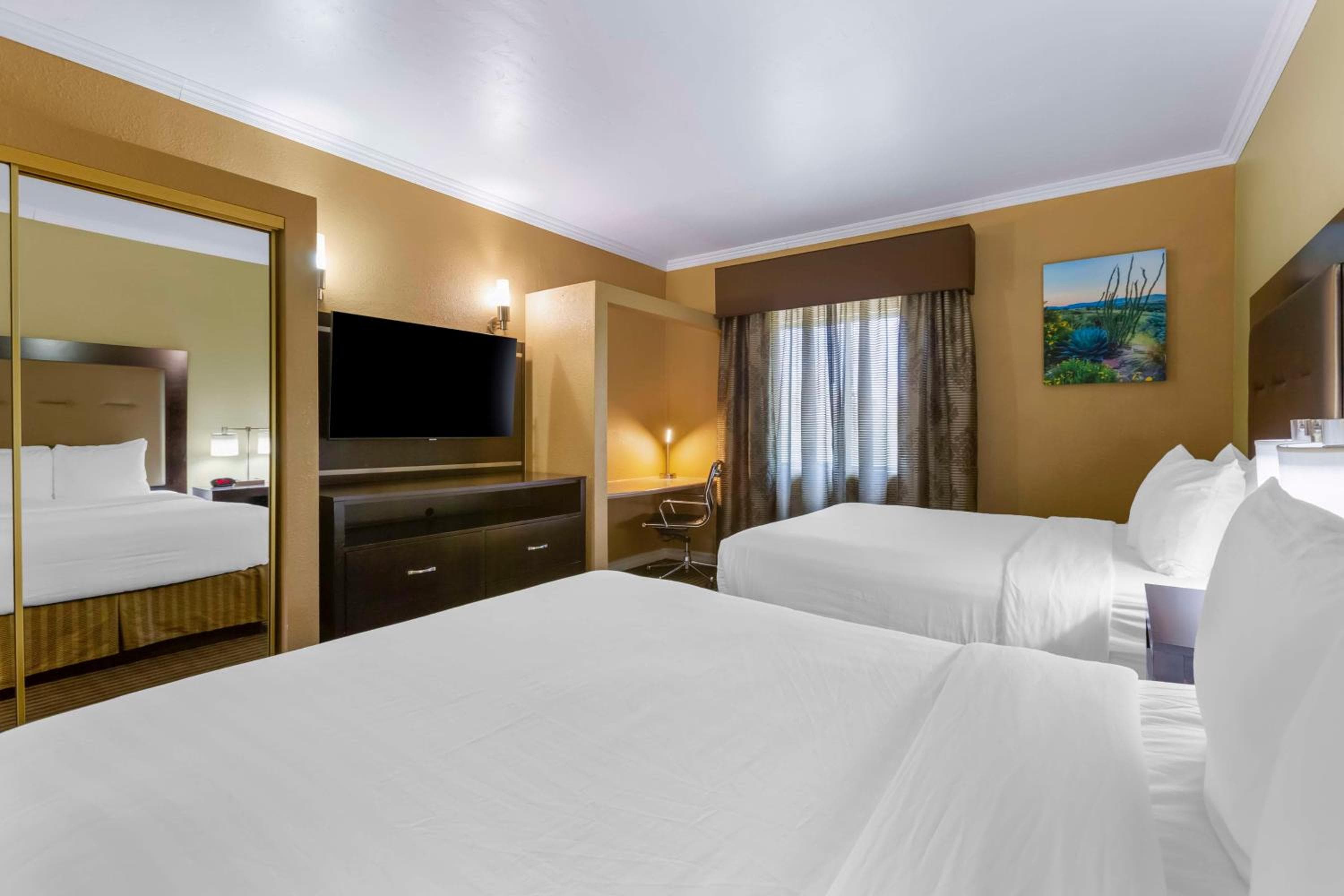 Royal Sun Hotel & Suites