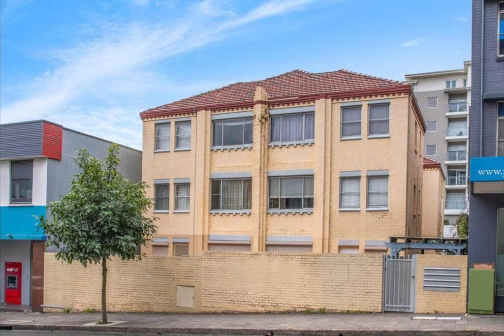 2 bedroom small unit 1 minute walk to shopping centre NO PARKING SLOT NO LIFT